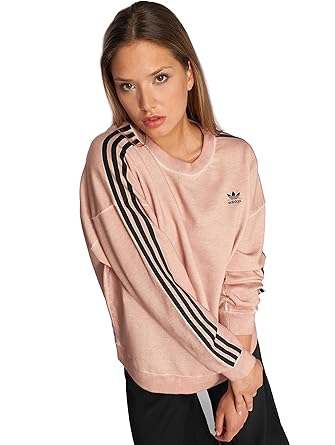 mujeres con ropa adidas