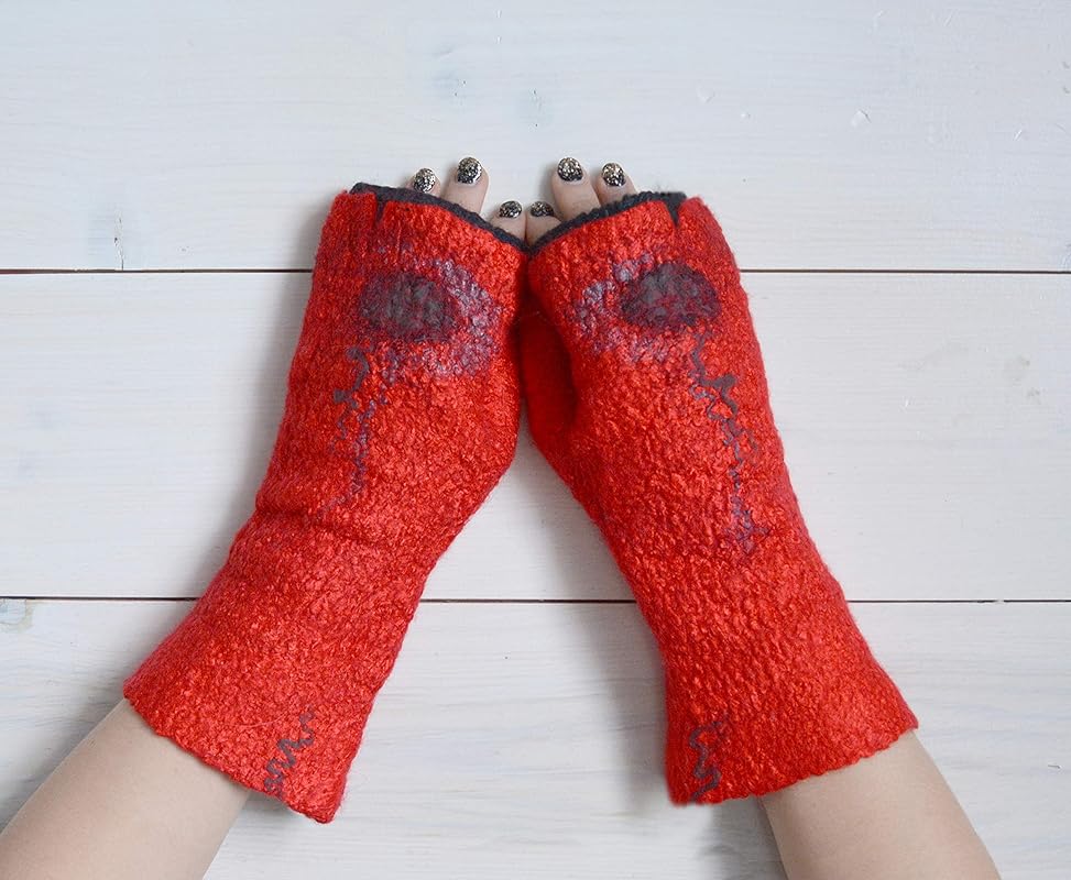 Mittens without fingers are redblack woolen designer