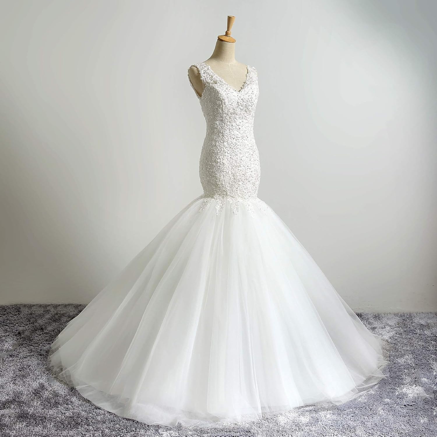 tight fishtail wedding dresses