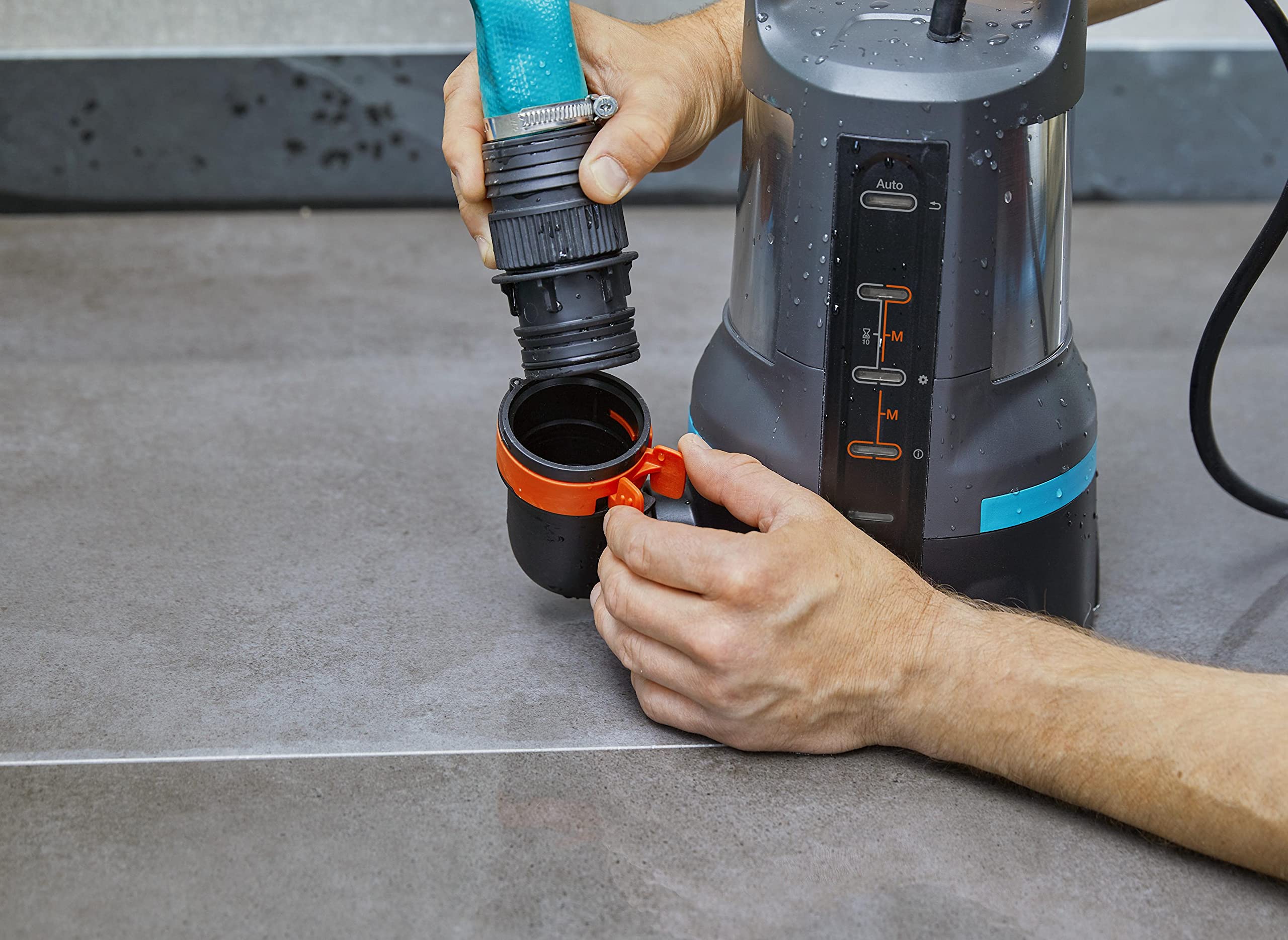 Gardena Klar-/Schmutzwasser-Tauchpumpe 15000: Kombi- Entwässerungspumpe mit 15.000 l/h Fördermenge, Flachabsaugung bis 1 mm und 35mm Korngröße, 550 W (09048-20) 6