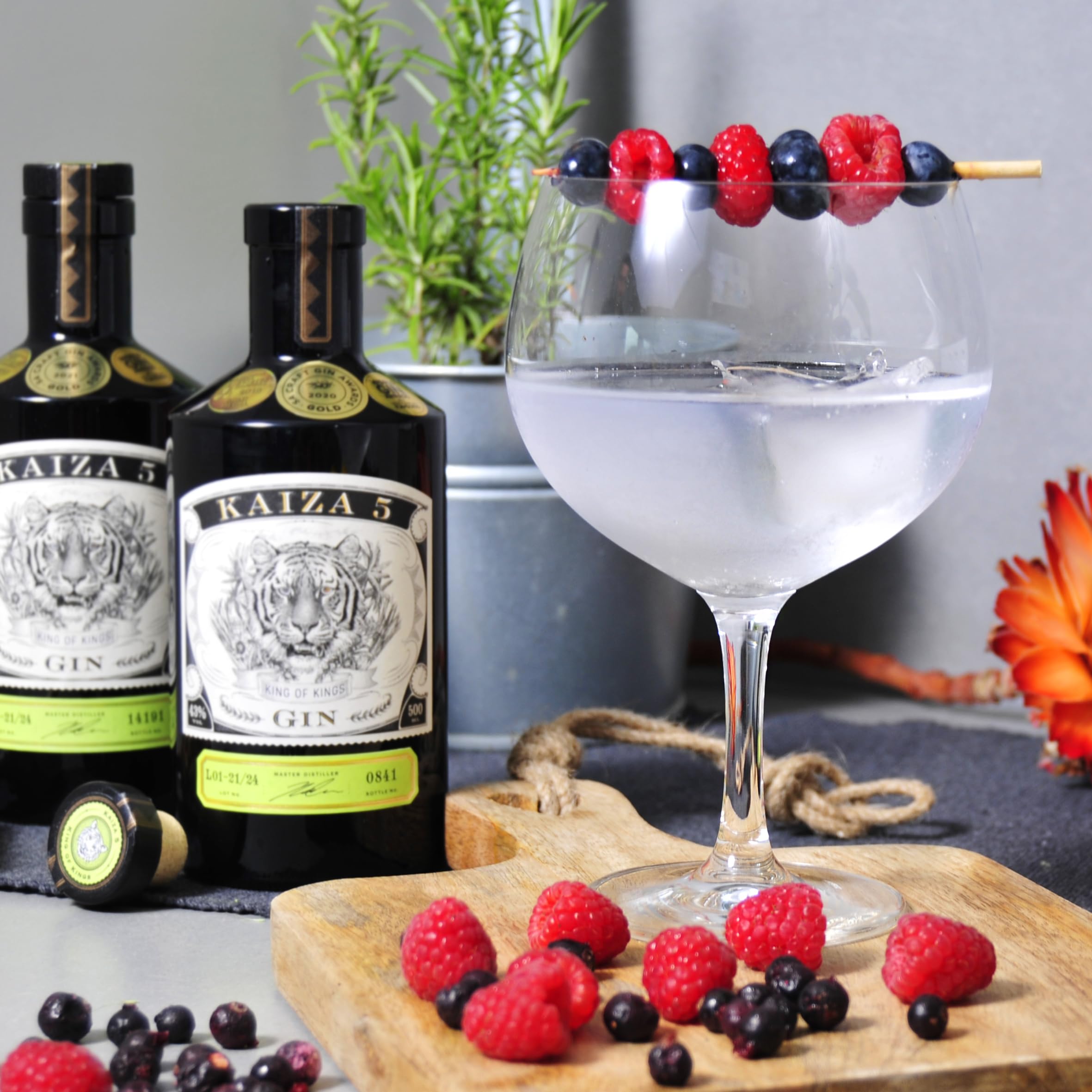 KAIZA 5 GIN - 0,5 l - 43% | Der ausgezeichnete Gin aus Südafrika/Kapstadt | Frisch, weich, exotisch mit schwarzer Johannisbeere und Grapefruit 7