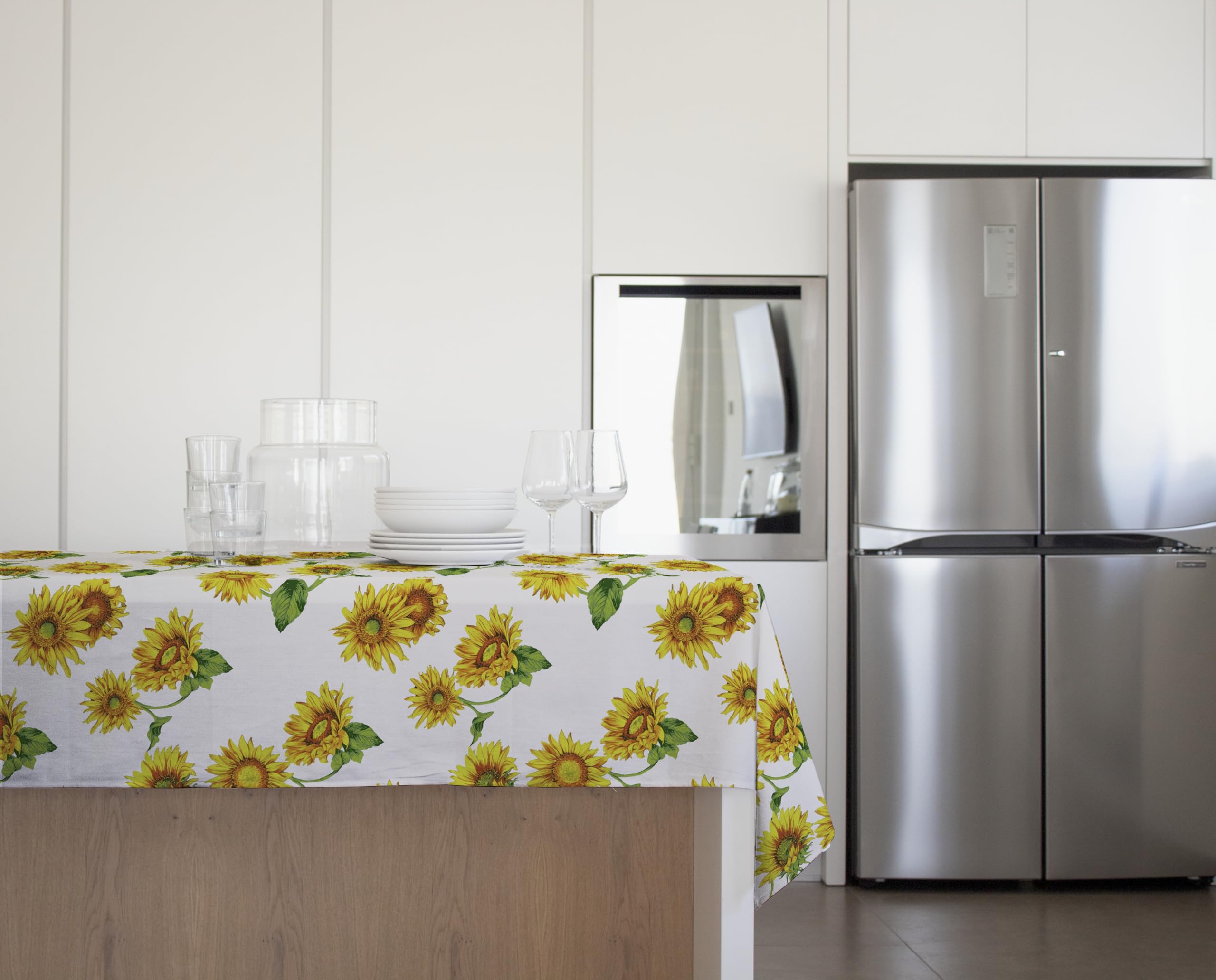 GEMITEX Tradition Tablecloth - Plush, Oilcloth, Waterproof and Stain Resistant, Decoration 4130 Sunflowers Tuscany, Ideal for Rectangular Tables for 6/8 People, 140 x 180 cm, Made in Italy, Finished