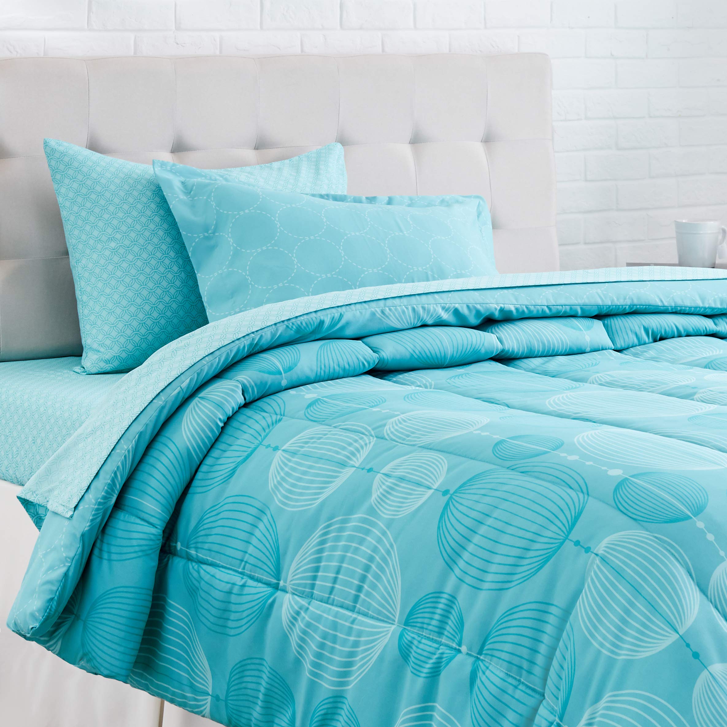 Amazon Basics Lightweight Microfiber BedinaBag Comforter 5Piece