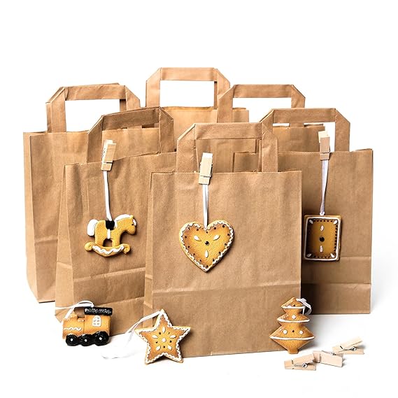 6 Stück kleine braune Kraftpapier Weihnachtstüten 18 x 22 x 8 cm + 6 braun weiße Weihnachtsanhänger Lebkuchenform: Verpackung