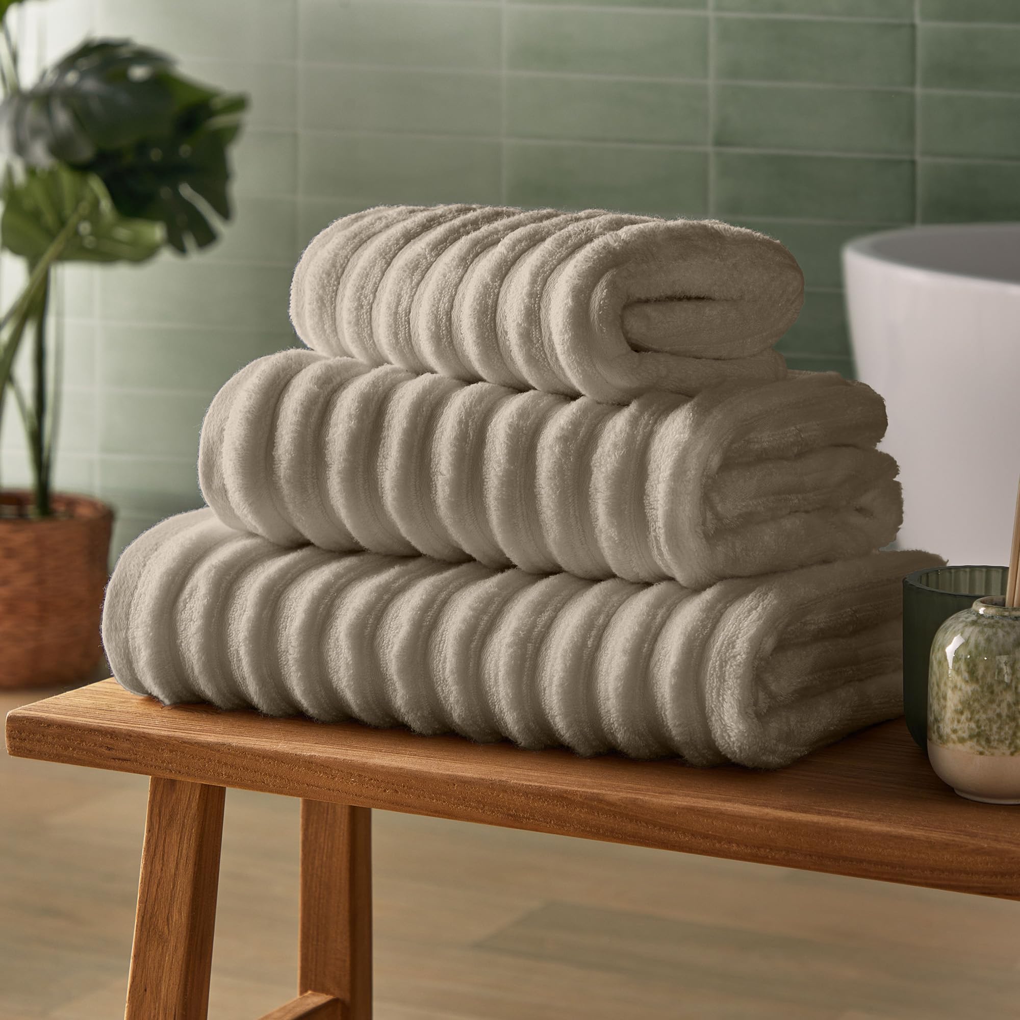 Silentnight Ribbed Cotton Bath Sheet - Luxuriously Soft & Super Absorbent Deep Thick Pile Towel - 100% Cotton BCI - Textured Dense Ribbed Bath Sheet - 160 x 90cm - Machine Washable, Natural