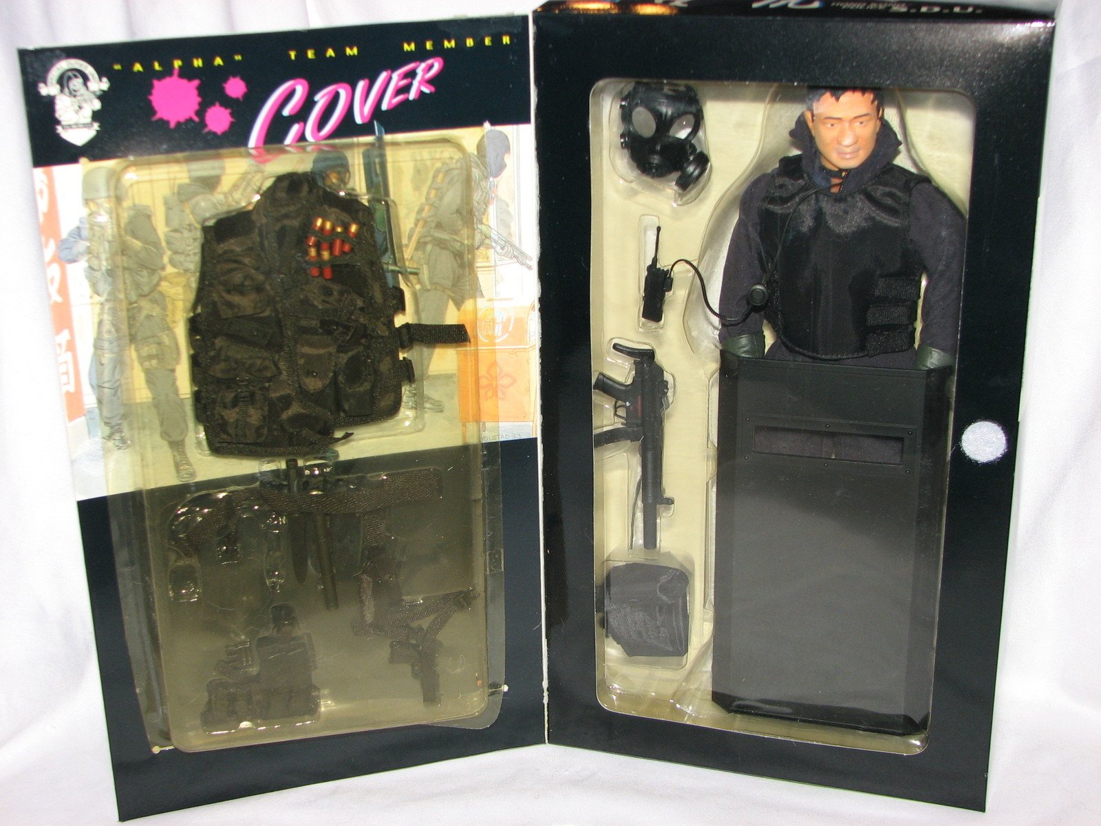 Dragon Models Ltd. Full Gear Hong Kong Police SDU 12" 1/6 Scale Ray Figure Set