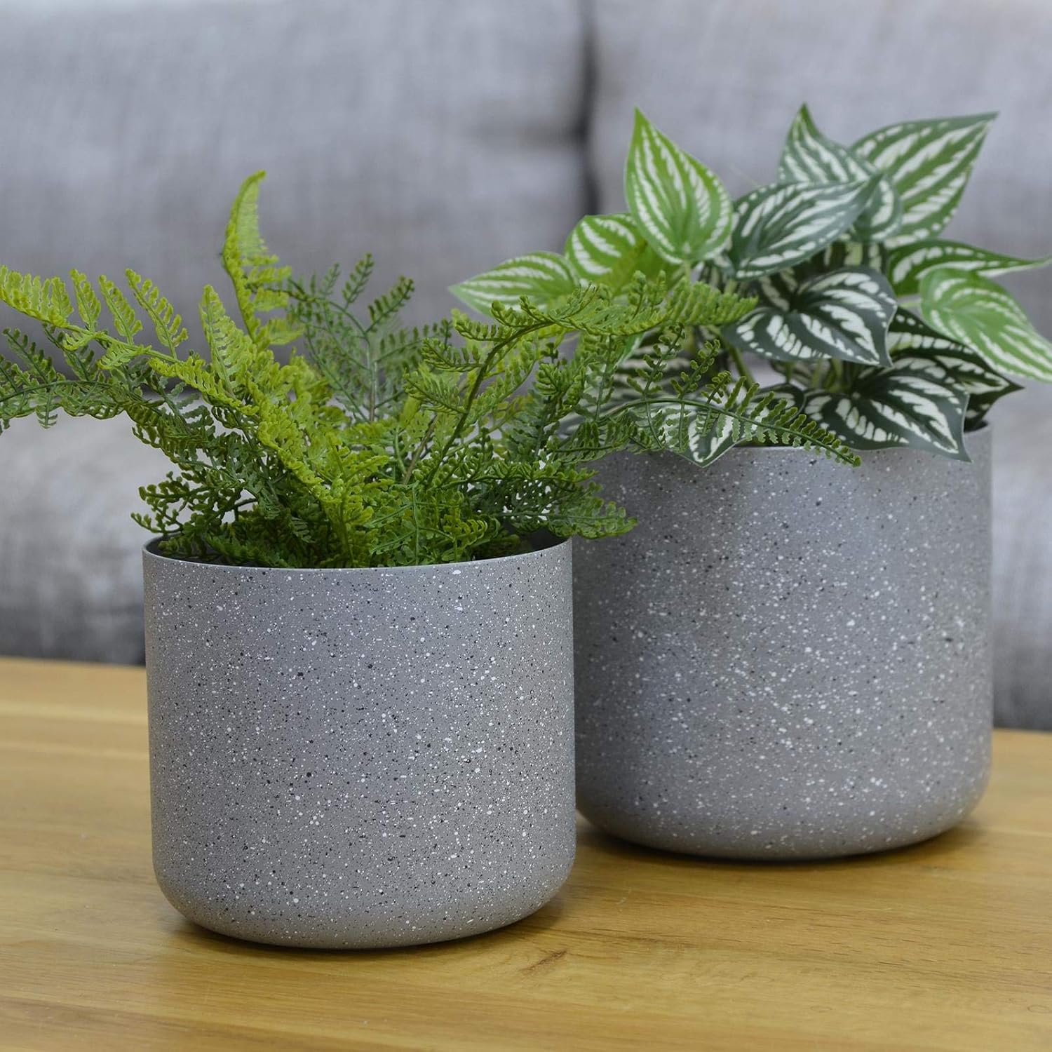 Set Of 4 Plastic Plant Pots Sandstone Effect Planters Garden 14-22cm - Light Grey - Image 3