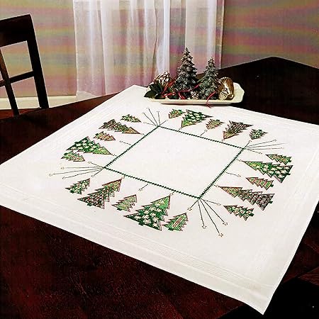 Centrotavola Natalizi A Punto Croce.Kamaca Kit Per Ricamo A Punto Croce Motivo Albero Di Natale Predisegnato Per Tovaglia Centrotavola 80 X 80 Cm In Cotone Amazon It Casa E Cucina