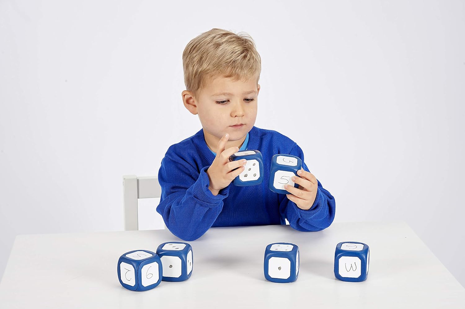 Edu Science 50474 Large Write/Wipe Dice - Pk6, Blue and White, 52mm - Image 4
