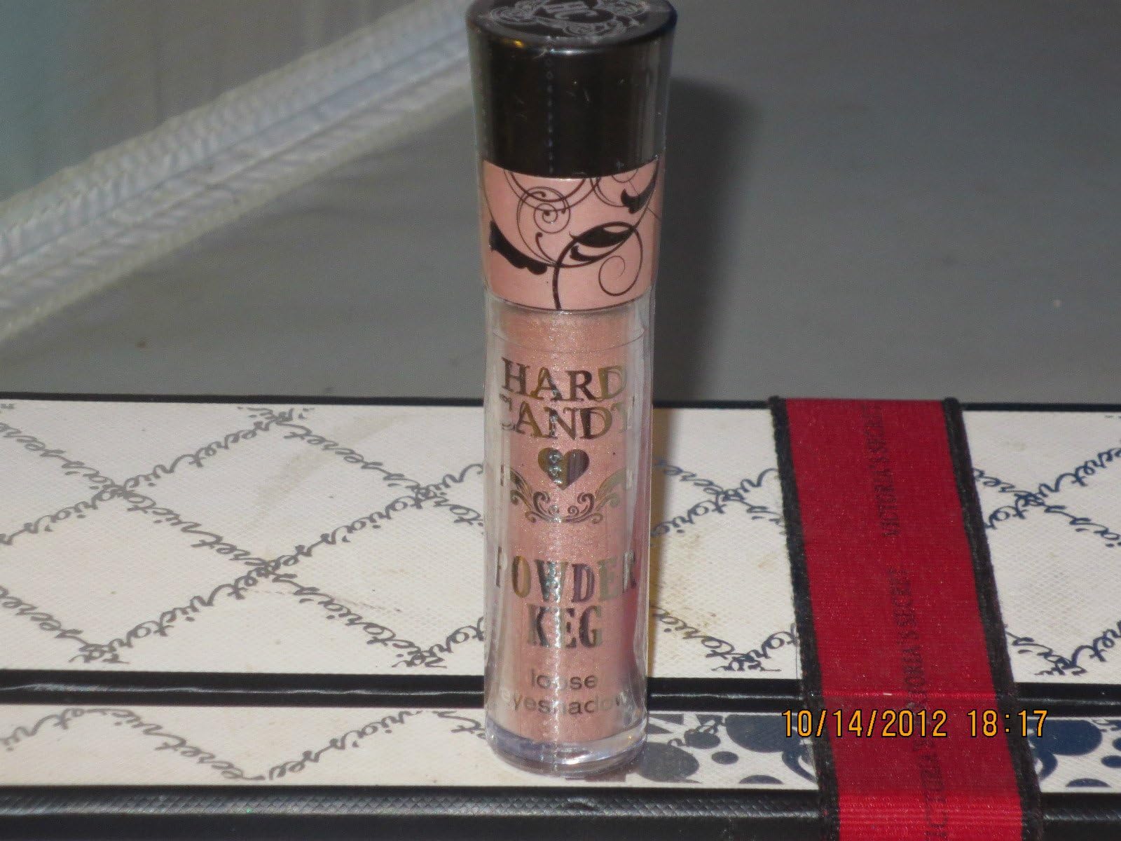 Hard Candy Powder Keg Loose Eyeshadow 1.89g Groupie