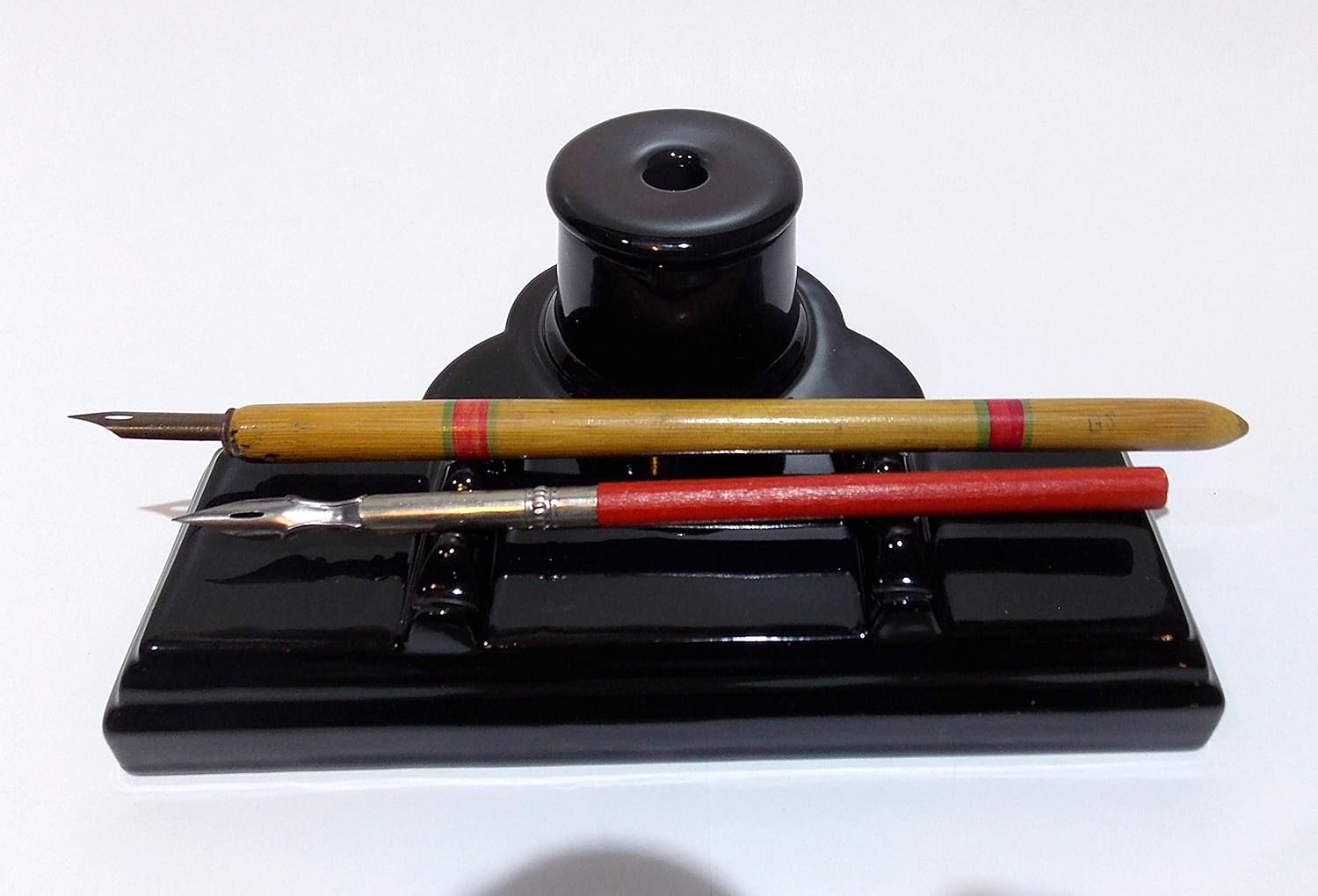 BLACK Calligraphy desktop pen stand ink pot inkwell dip pen rest holder