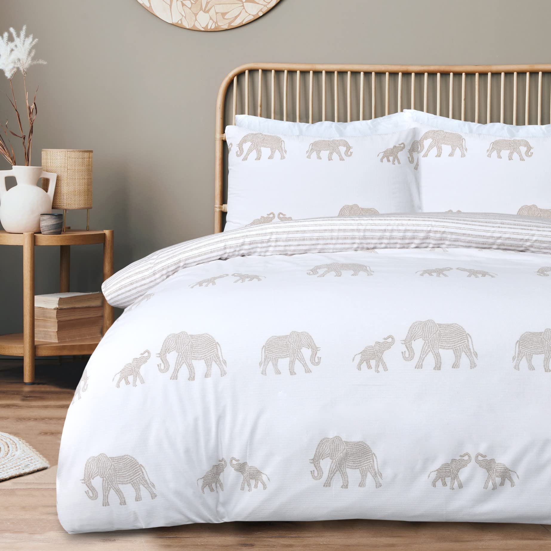 Sleepdown Elephant Seersucker White Natural Reversible Duvet Cover Quilt Pillow Cases Bedding Set Soft Easy Care - King (230cm x 220cm)