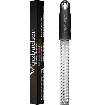 Winzbacher® - Premium Zester Reibe | Parmesanreibe, Zitronenreibe, Muskatnuss Reibe, Ingwerreibe u.v.m. | rasiermesserscharfe
