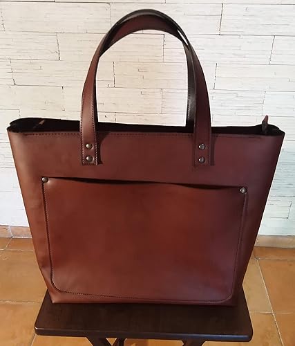 leather tote with pockets