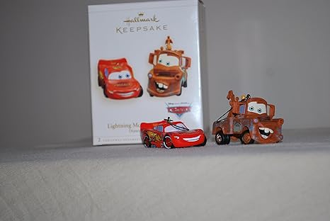 Amazon Com Disney Pixar Cars Lightning Mcqueen 06 Hallmark Ornament Qxg86 Home Kitchen