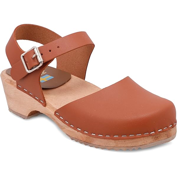 Lotta From Stockholm Low Wood Clog Sandalen met lage hak voor dames | Mar- Jane-stijl schoen clogs handgemaakt in Zweden met bruine elzenhouten basis en geolied nubuckleer | zwart, zwart, 35 EU