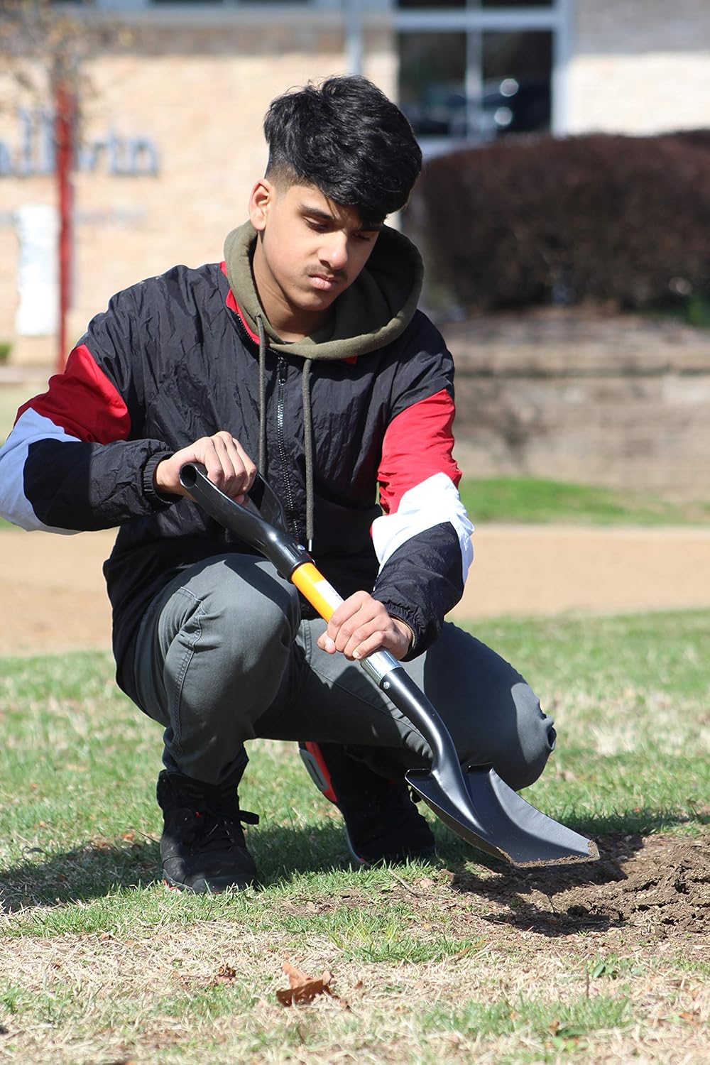 Ashman Square Shovel 27 Inches in Length with D-Cup Mini Handle Square Shovel, Sturdy Build and Easy to use, Material with Firm and Comfortable Fiberglass Handle, Built to Last : Garden & Outdoor