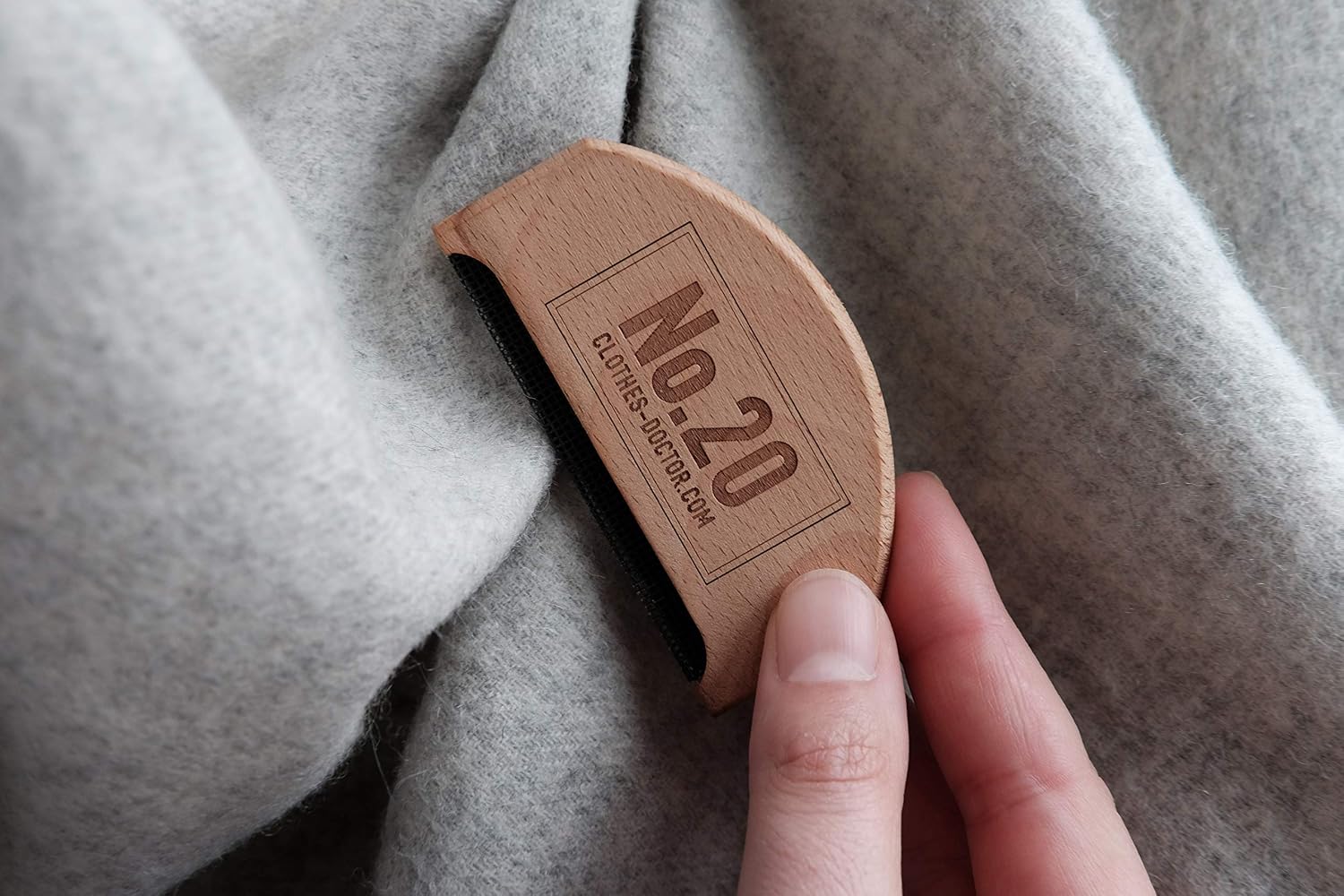 Clothes Doctor Cashmere Comb in Beechwood, Brown - Image 5