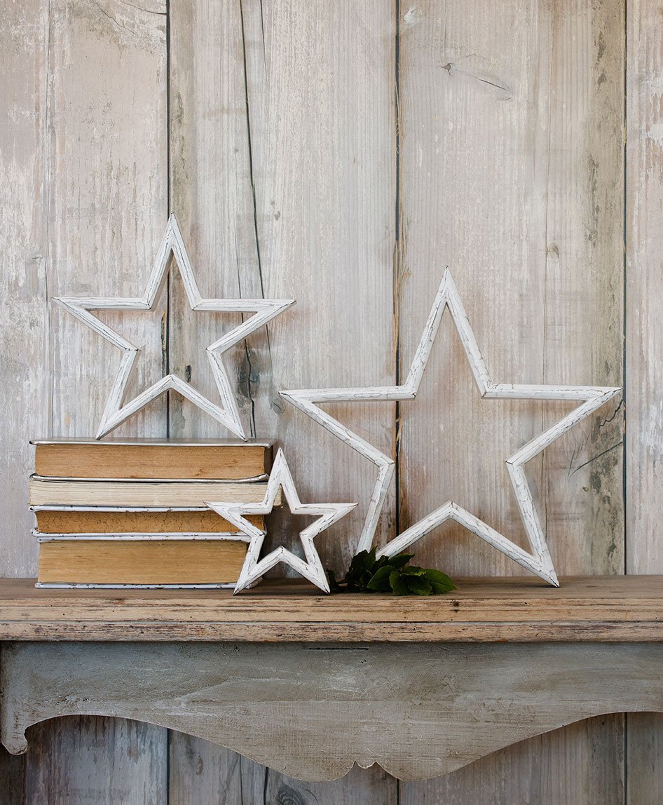 Retreat Set of 3 Distressed White Wooden Stars