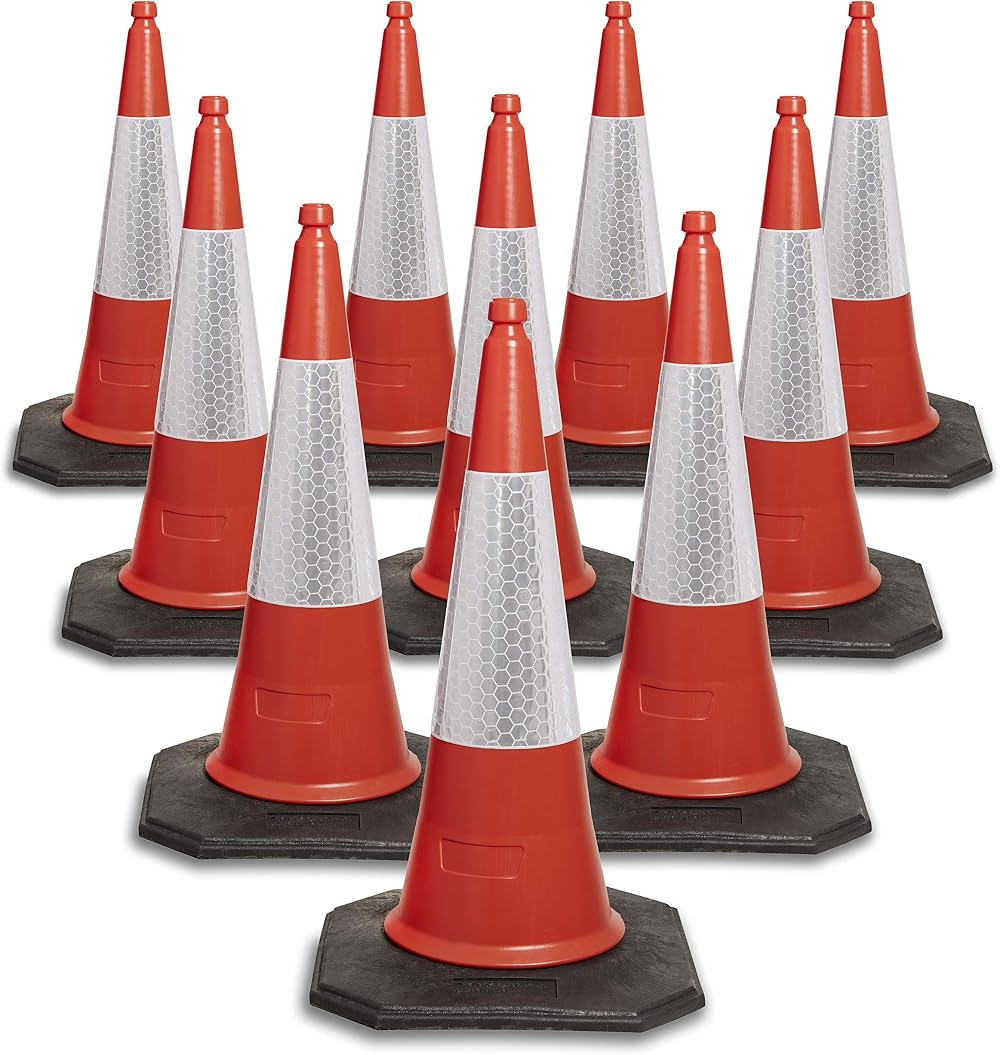 Innovatus Pack of 10 Red Traffic Cones 750mm BSEN13422 ISO 9001