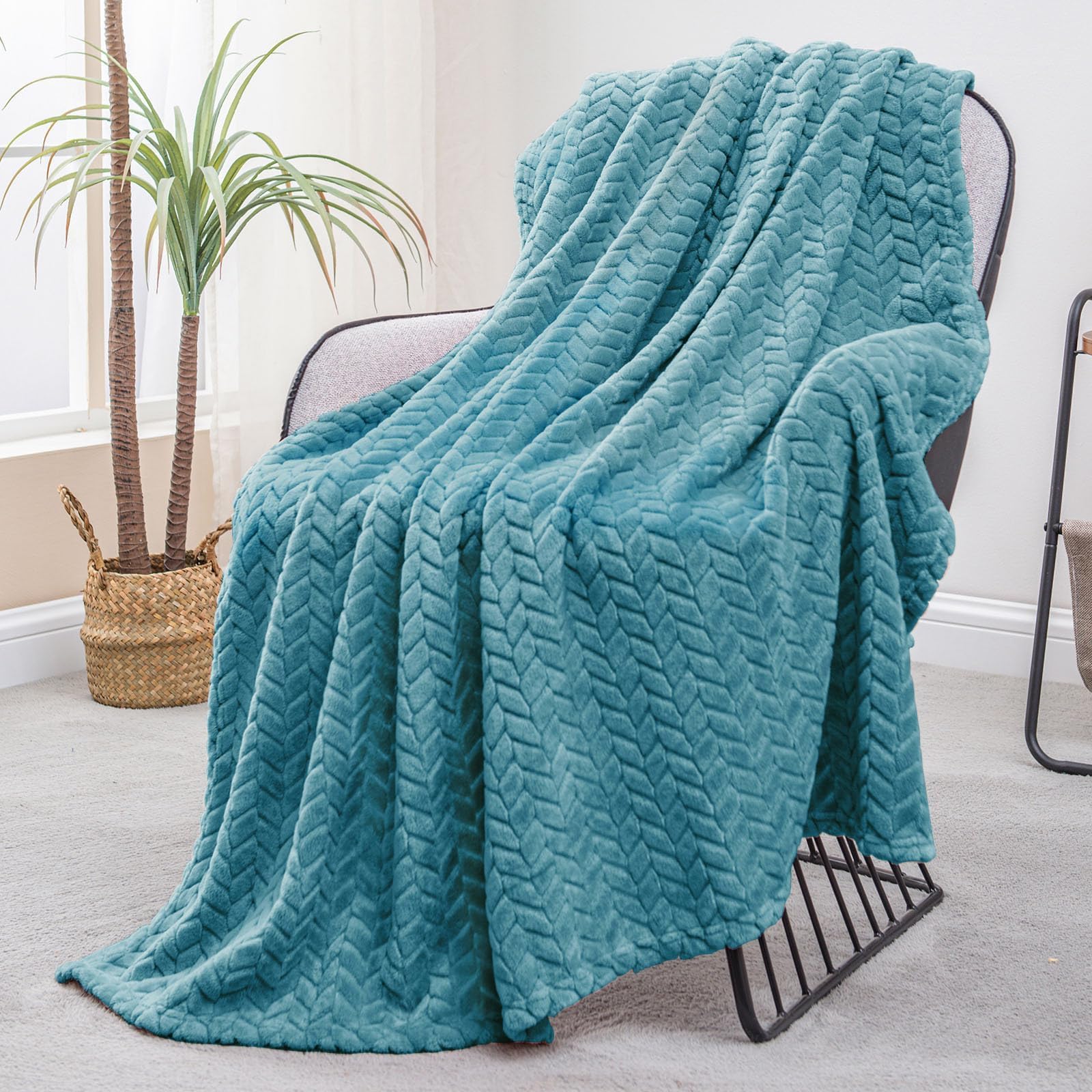 Exclusivo Mezcla Fleece Throw Blanket for Sofa and Bed, 127x178 CM Soft Cozy Jacquard Flannel Blankets, Lightweight Fuzzy Plush Warm Throws for All Seasons, Slate Blue