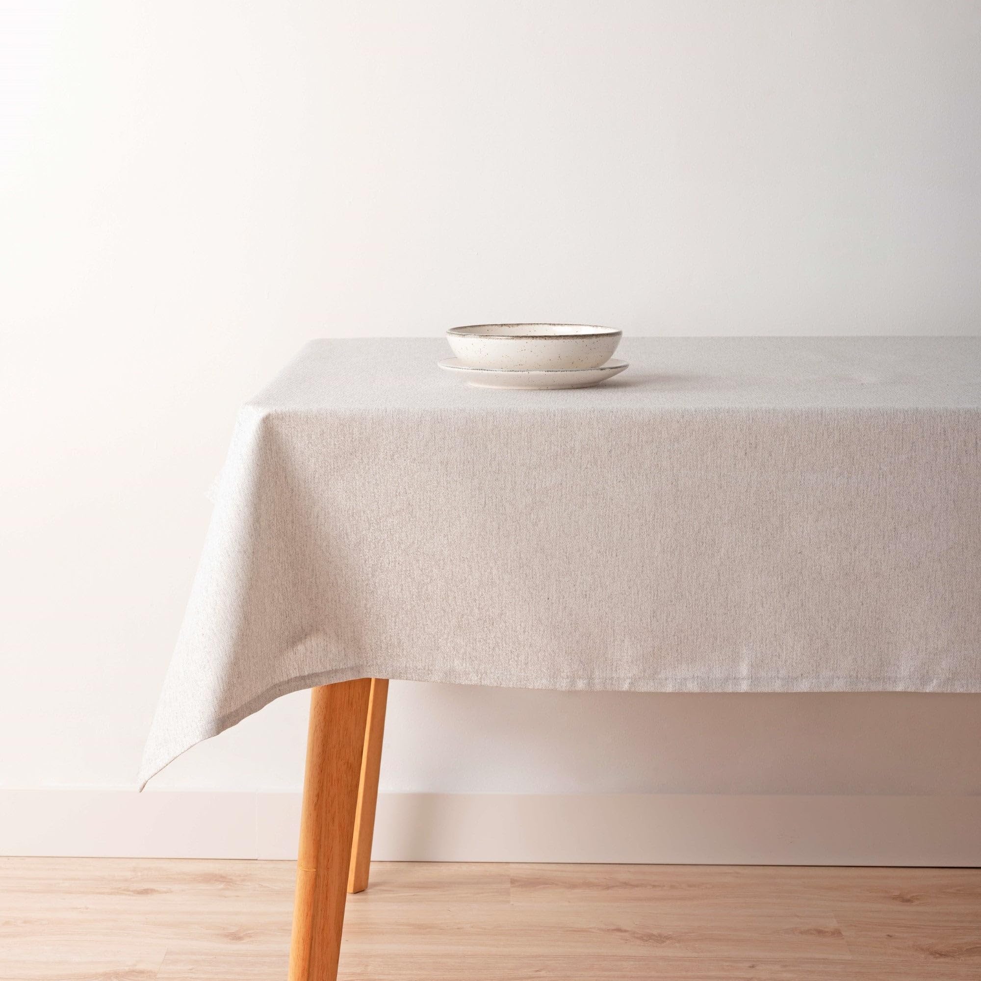 BELUM | Stain Resistant Jacquard Tablecloth Size 300 x 155 cm - Stain Resistant Extra Soft Touch Fabric Tablecloth - Fabric Tablecloth 70% Cotton - 30% Polyester Model 000-068