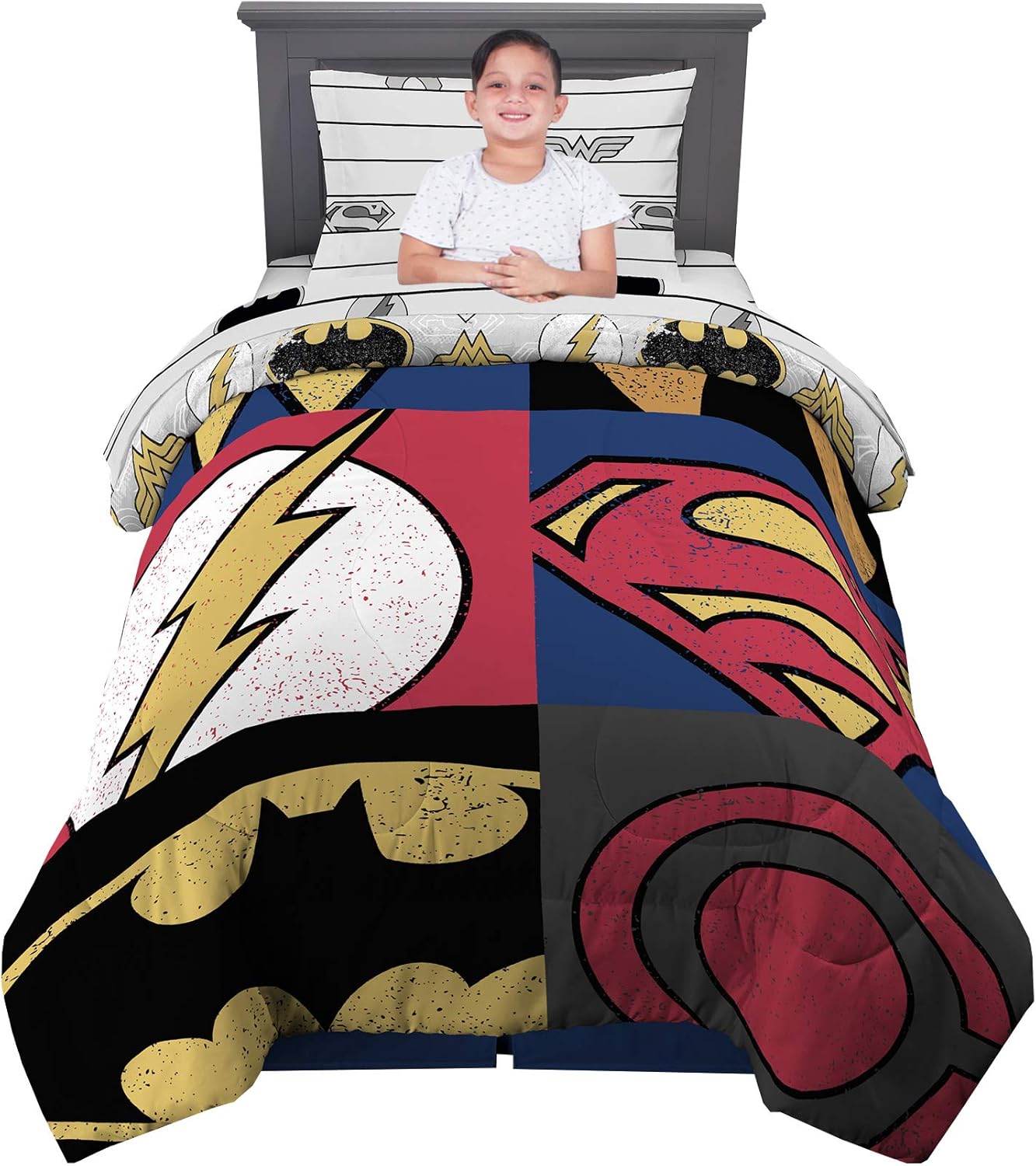 Amazon Com Franco Kids Bedding Comforter And Sheet Set 4 Piece Twin Size Dc Justice League Home Kitchen