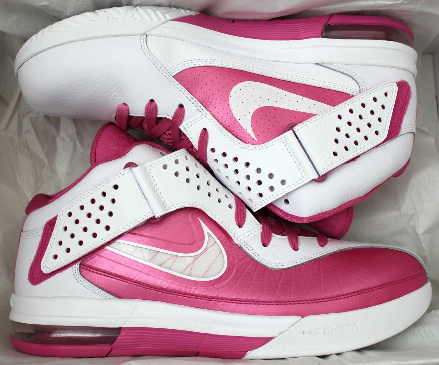 NIKE Lebron James Think Pink Breast Cancer