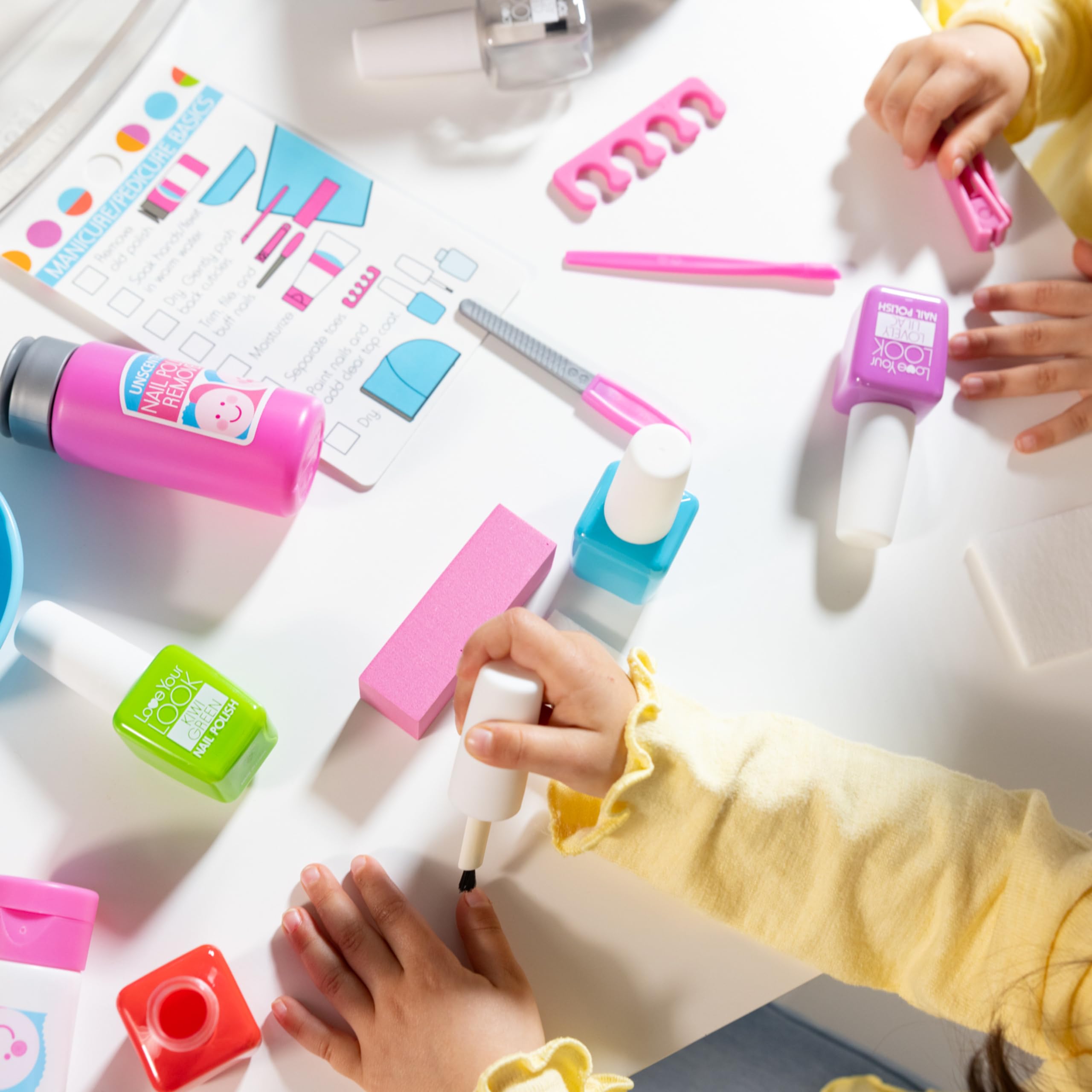 Melissa & Doug Love Your Look Pretend Nail Care Play Set – 20 Pieces for Mess-Free Play Mani-Pedis (Does NOT Contain Real Cosmetics), Pink