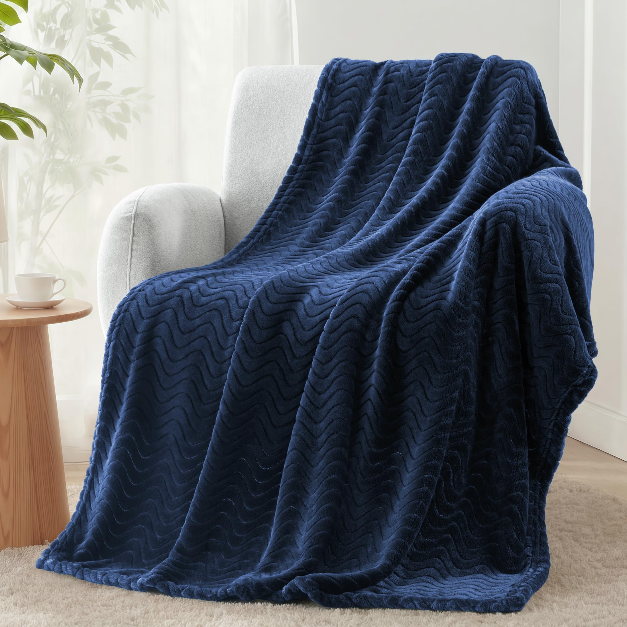 Exclusivo Mezcla Fleece Throw Blanket for Sofa, 127x178 CM Cozy Lightweight Blankets for All Season, Decorative Giftable Fuzzy Plush Wave Textured Throws for Women, Men, Navy Blue
