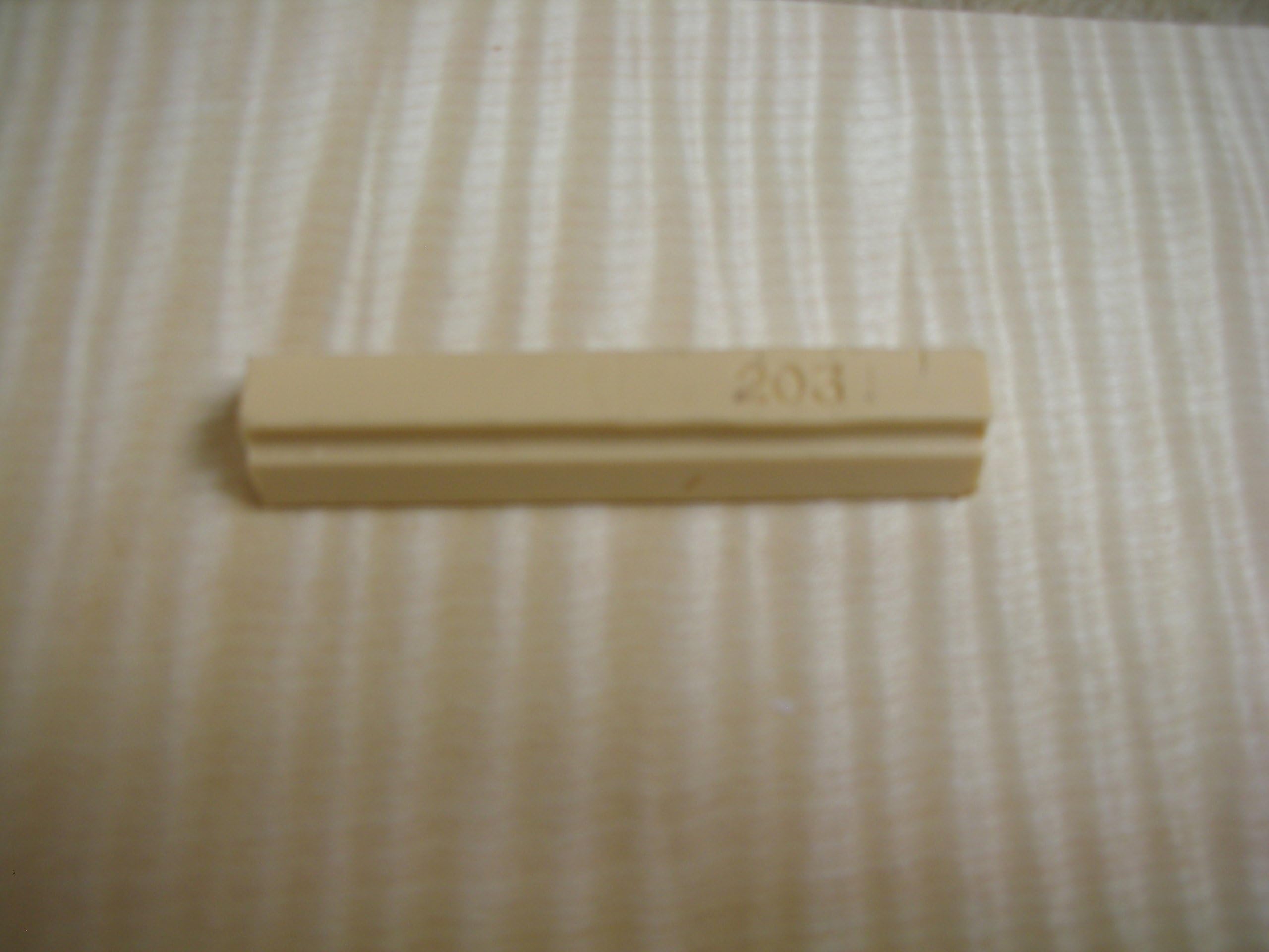 no203 Pine Soft Wax Wood Filler Scratch Repair Stick