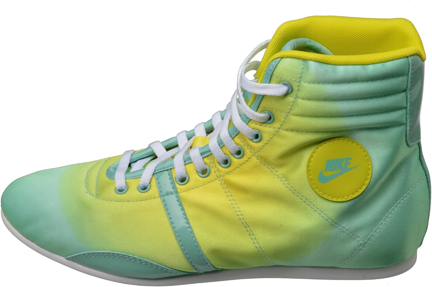 nike hijack mid womens trainers