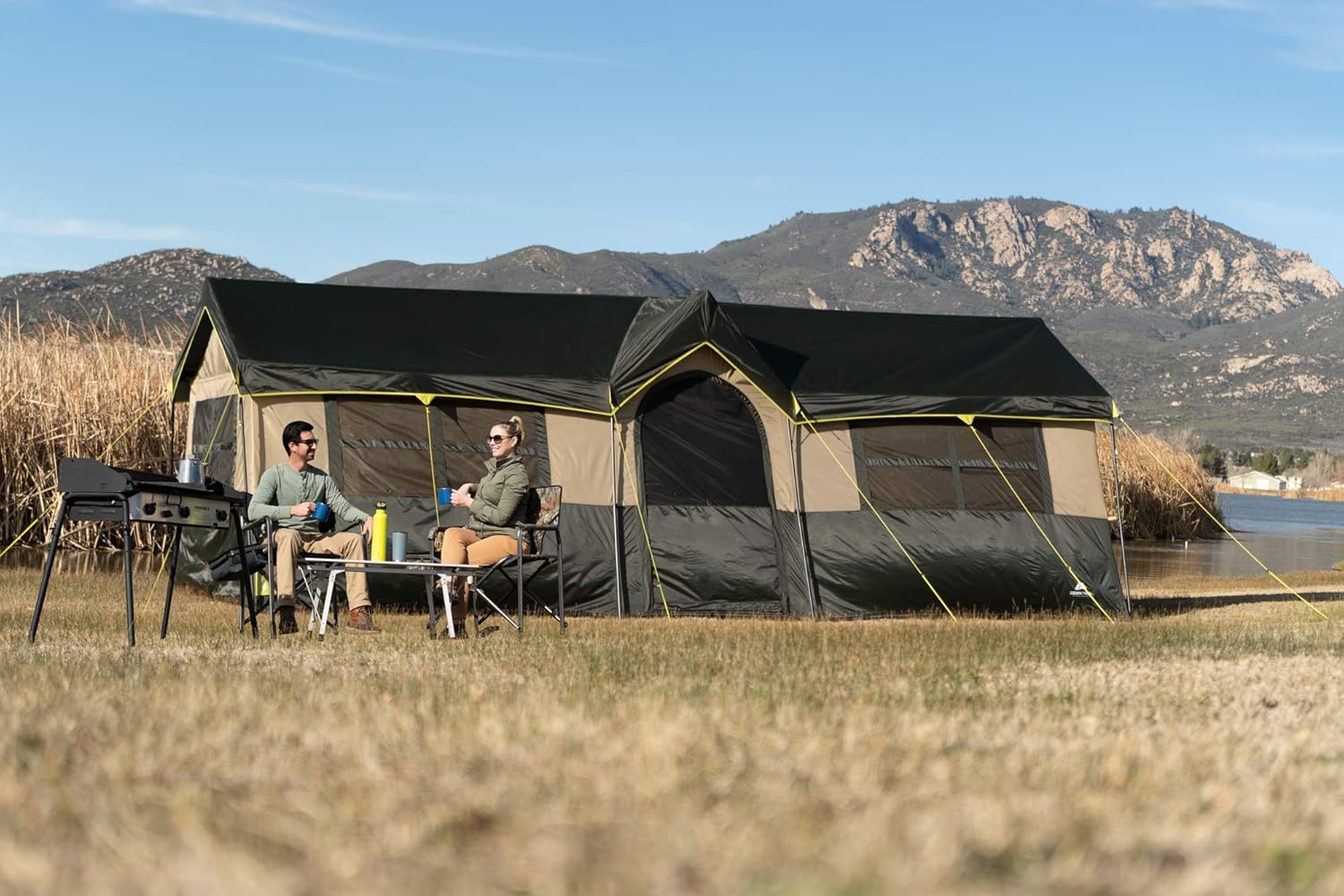 Amazon Com Ozark Trail Hazel Creek 12 Person Cabin Tent Sports