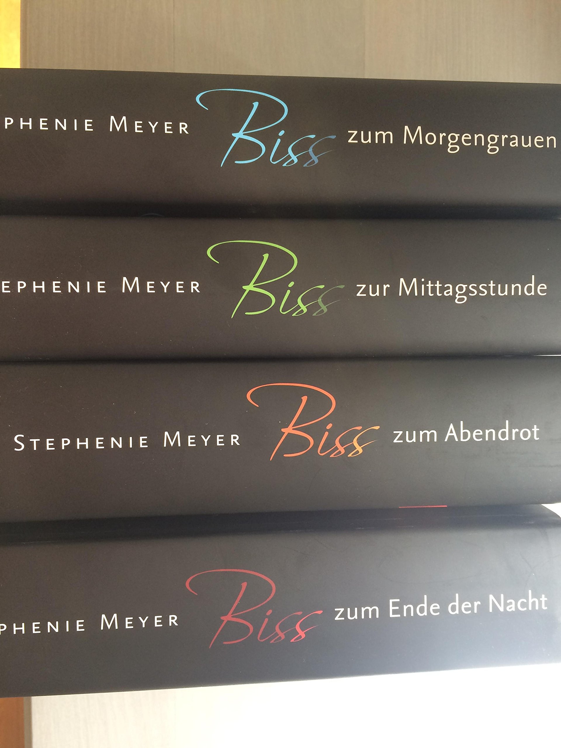 Twilight Biss Zum Morgengrauen Biss Zur Mittagsstunde Biss Zum Abendrot Biss Zum Ende Der Nacht Band 1 4 Amazon De Bucher