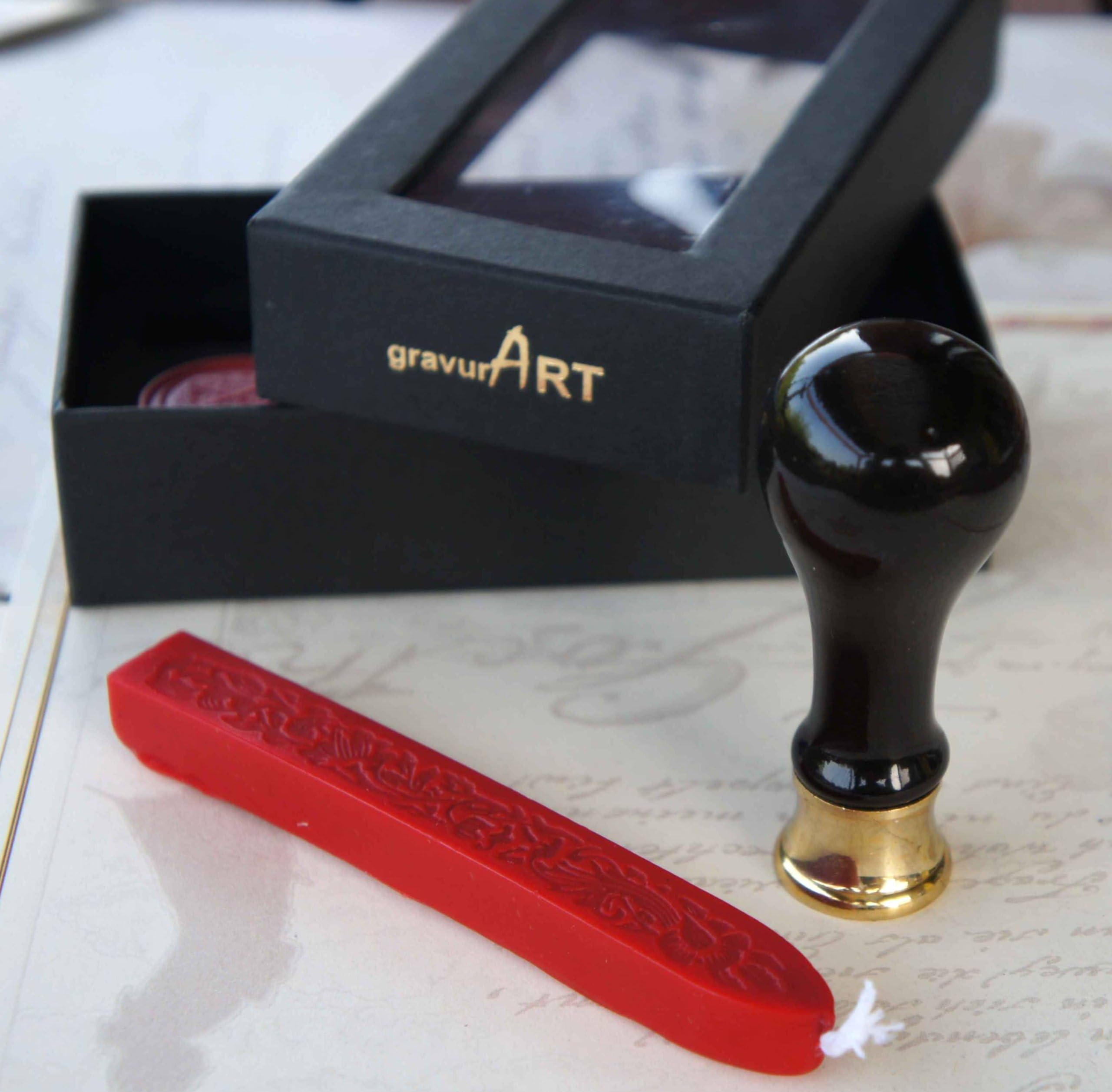 gravurART Sealing Set with One Letter with 1 Stick of Wax R