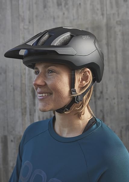 POC AXION BIKE HELMET – FINELY TUNED TRAIL PROTECTION WITH PATENTED TECHNOLOGY AND FULL ADJUSTABILITY FOR COMFORT AND SECURITY ON THE TRAIL