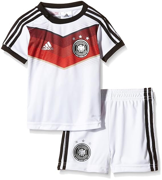 maglia e pantaloncini adidas