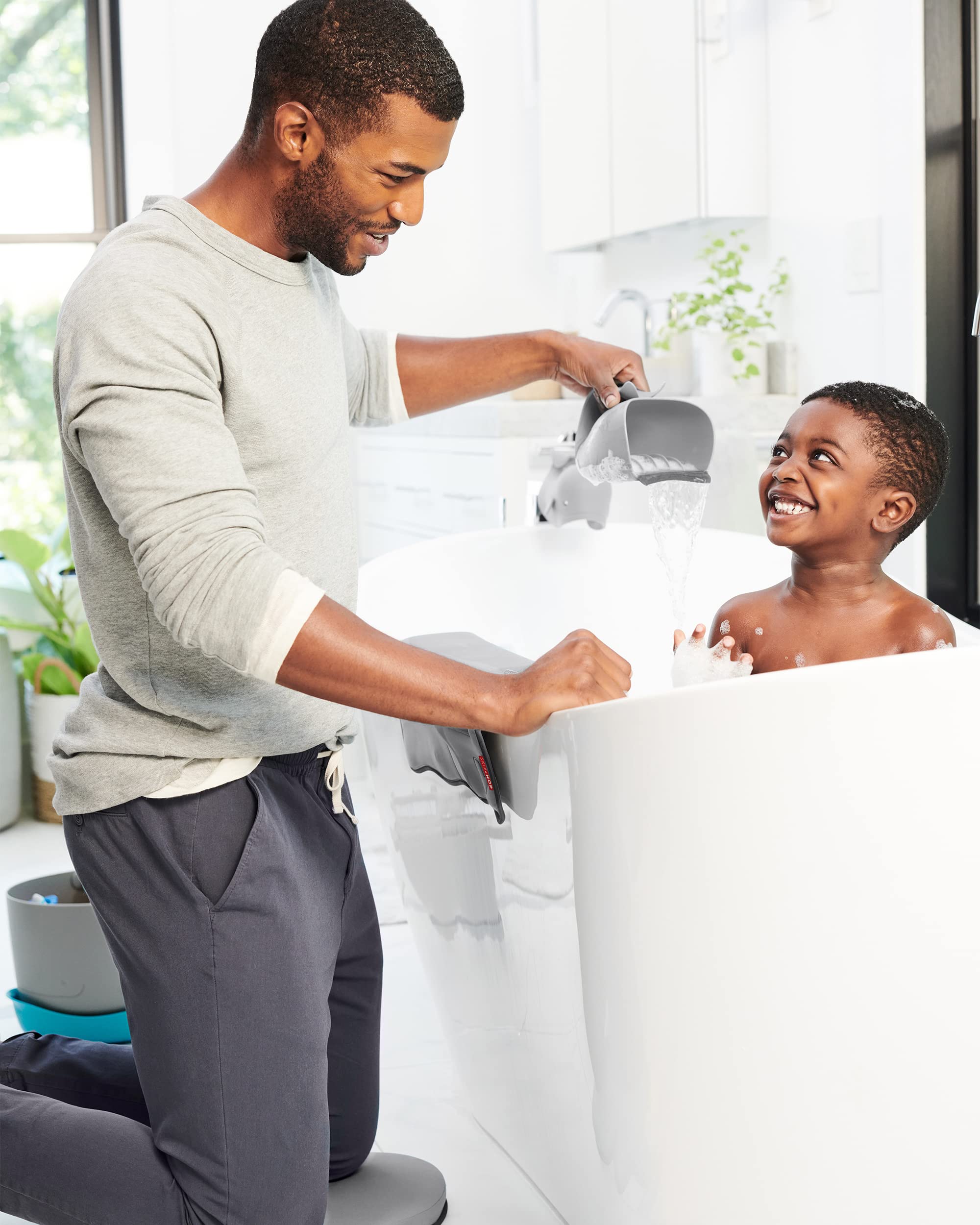 Skip Hop Baby Bath Rinse Cup MOBY Tear-free Waterfall Rinser Grey Age 0+