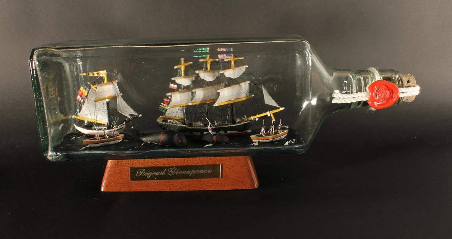 Moby Dick Walfang Mit 700 Ml Eckige Flasche Buddelschiff Museumsqualitat Amazon De Kuche Haushalt