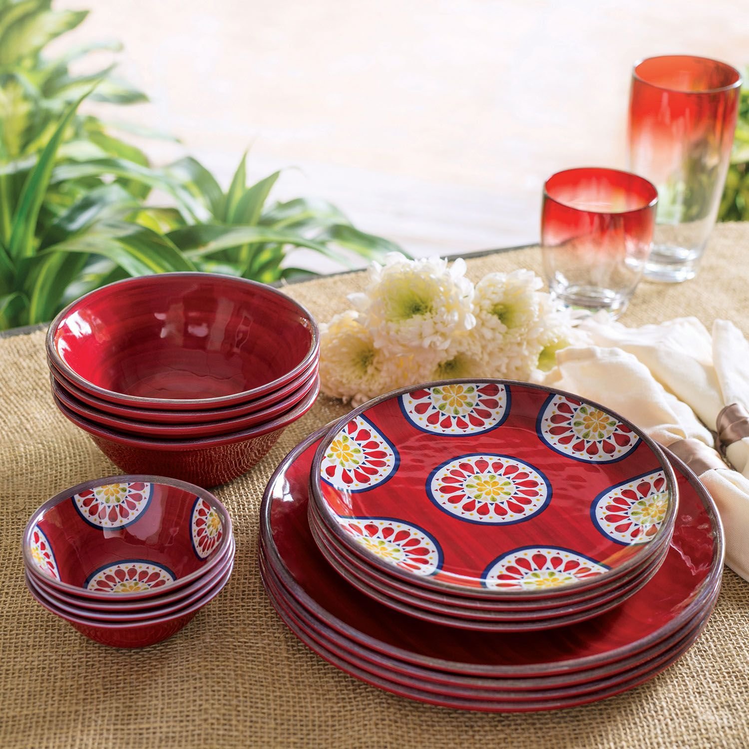 Melamine Dinnerware 16Piece Set (Red)