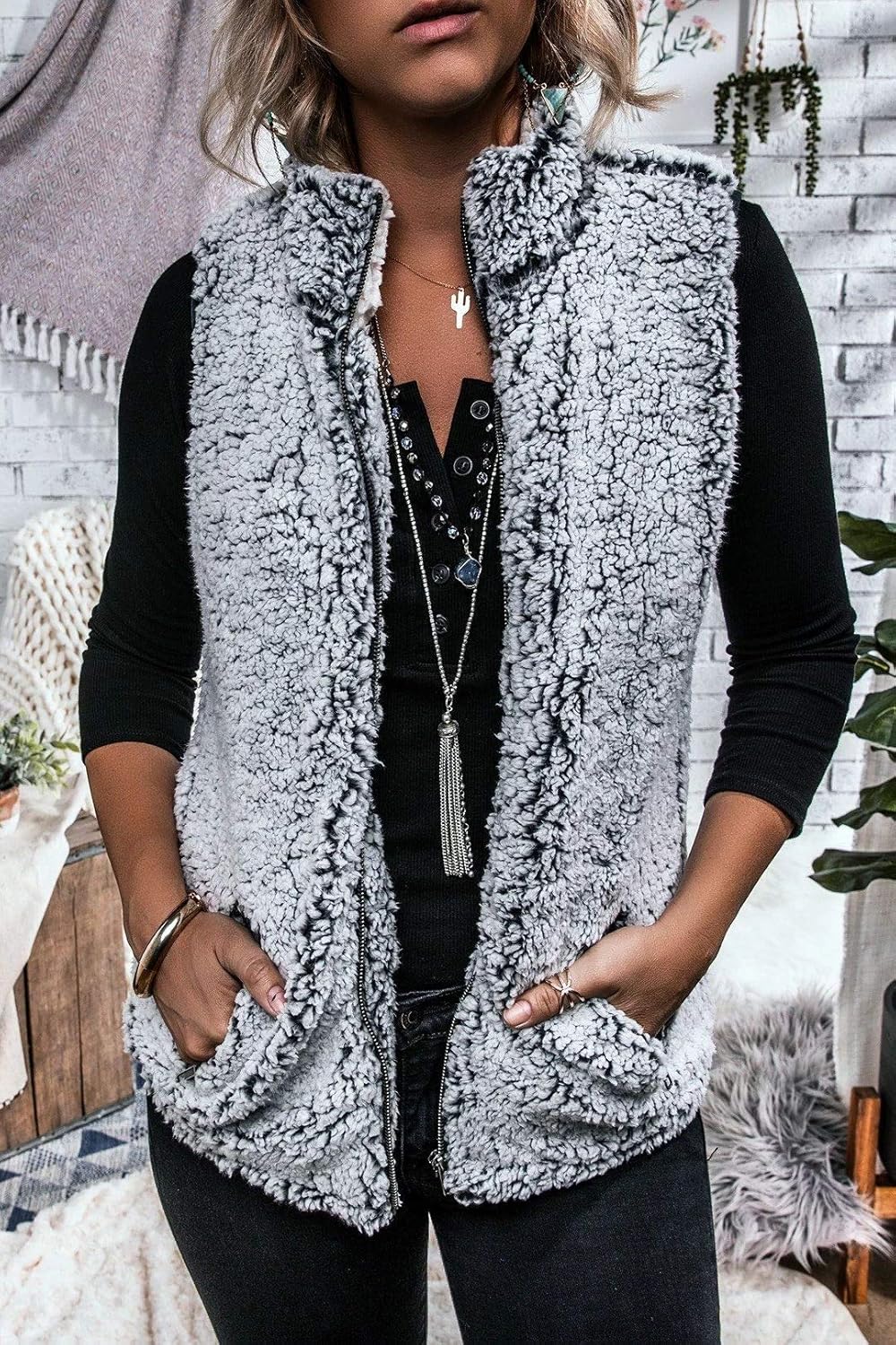 MEROKEETY Women's Casual Sherpa Fleece Lightweight Fall Warm Zipper Vest with Pockets at  Women's Coats Shop