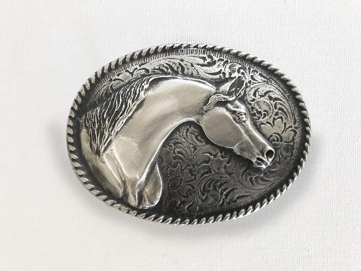 horse buckle