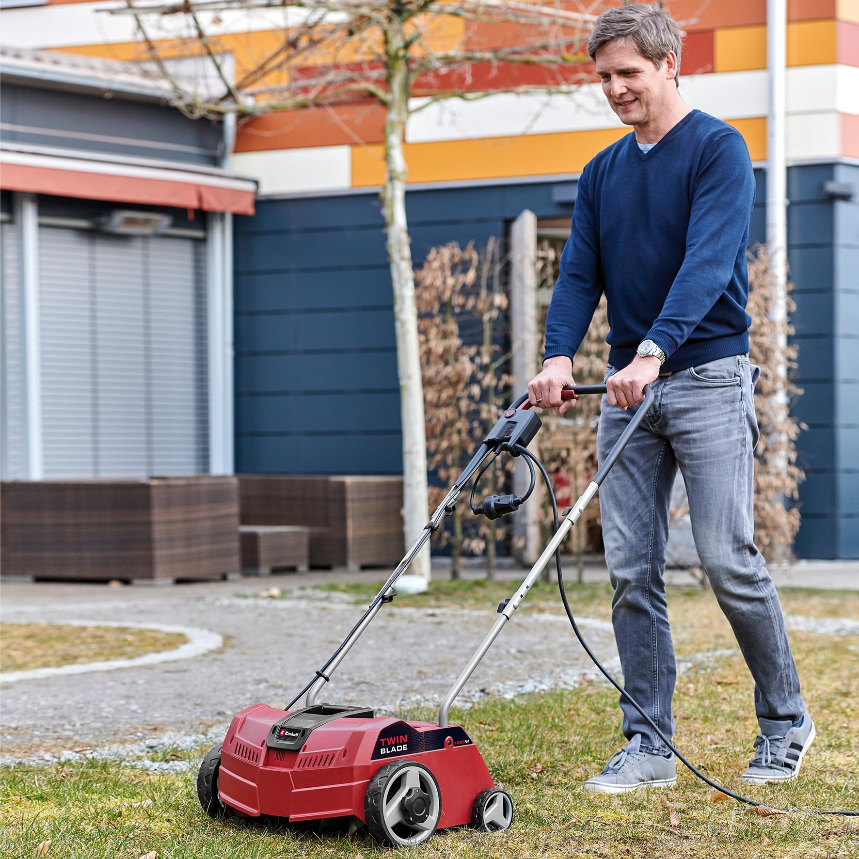 Einhell Elektro-Vertikutierer GC-ES 1231/1 (1.200 W, bis 300 m², 8 Doppelmesser, 3-stufige Arbeitstiefeneinstellung + Transportposition, klappbarer Führungsholm) 2