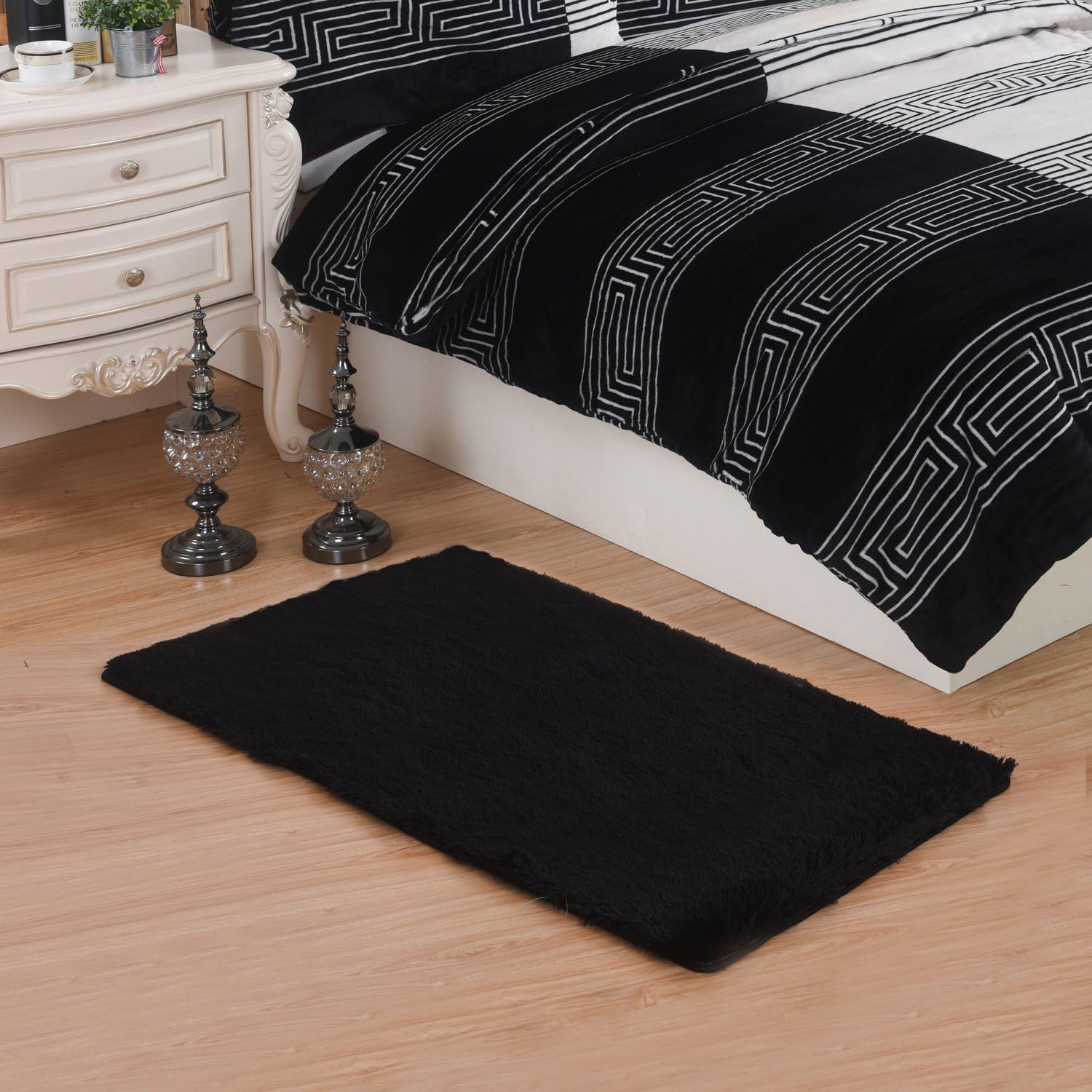 Kid Rugs, CWKTITI Modern Super Soft Kid Living Room Rugs Decorative Shaggy Floor Carpets for Kids Rooms, 2.6 Feet X 4 Feet, Black