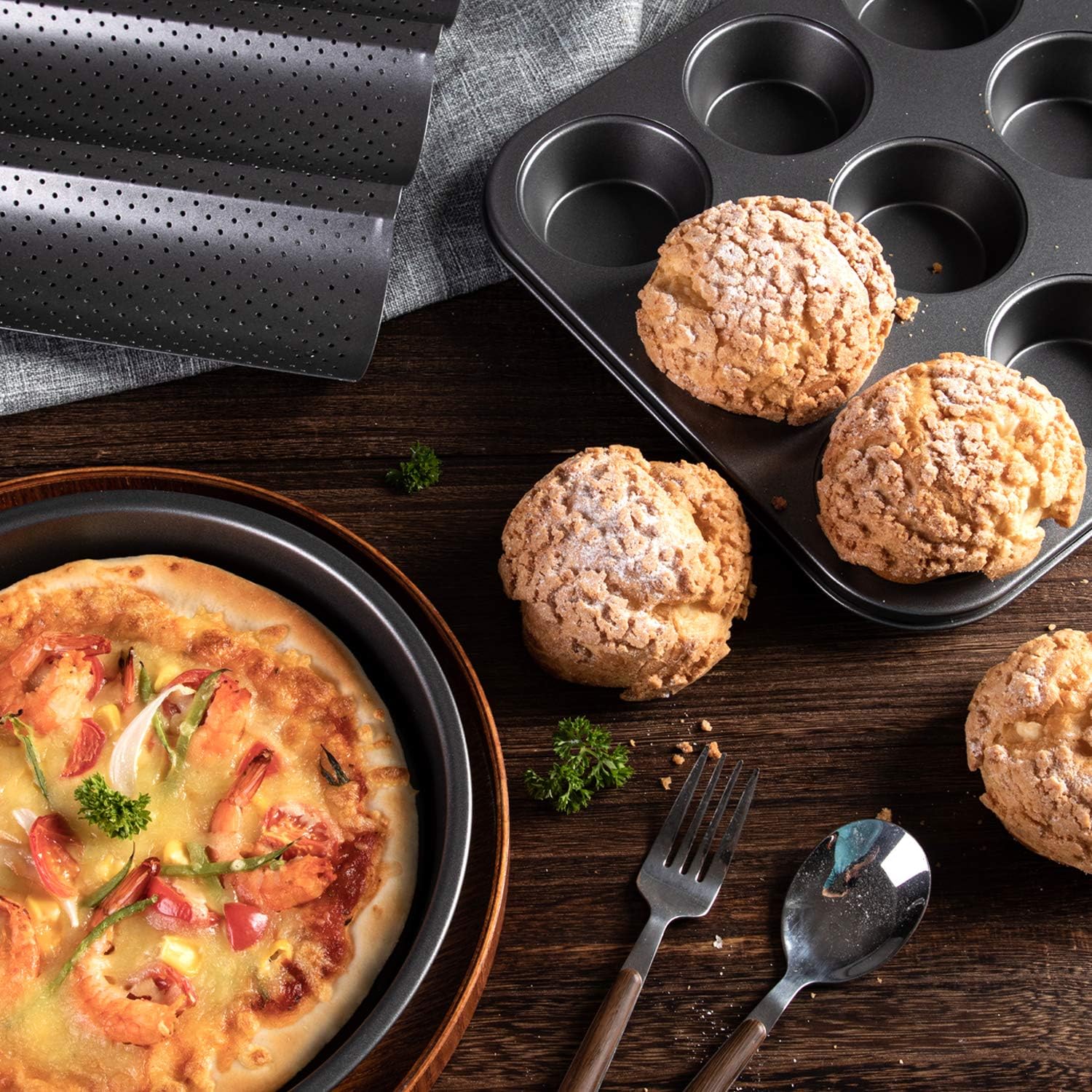 KITESSENSU Baking Pans Sets Nonstick, Bakeware Set with Round Cake Pan, Square Cake Pan, Loaf Pan, Cup Muffin Pan, Baguette Pan, Cookie Sheet & Silicone Oven Mitts, Carbon Steel Bake Set 7-Piece: Kitchen & Dining