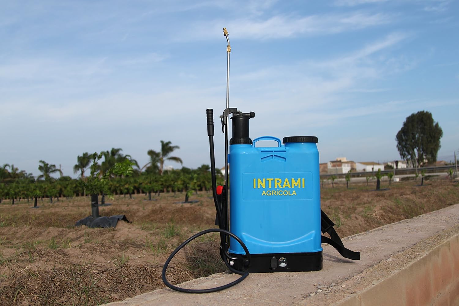 ранцевый опрыскиватель аккумуляторный. опрыскиватель аккумуляторный бош. распылитель садовый бензиновый для деревьев. Verto 15g505 verto помповый садовый опрыскиватель 5 л 15g505. опрыскиватель аккумуляторный профессионал.