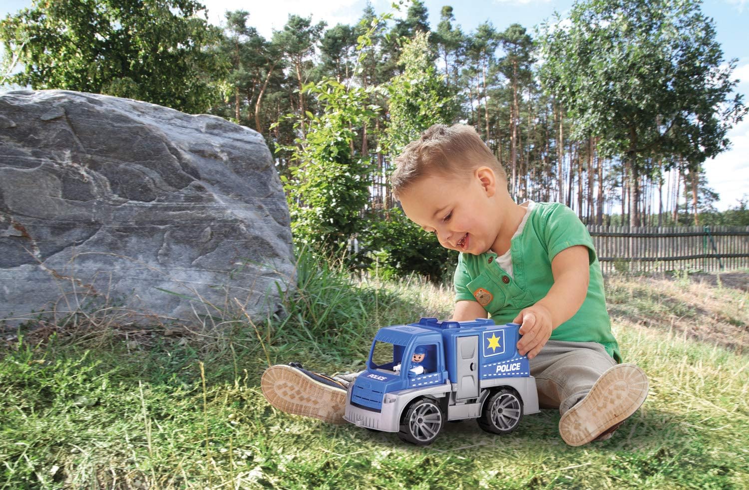 Lena 04455, TRUXX police emergency vehicle with police officer play figure, police car with accessories - Image 4