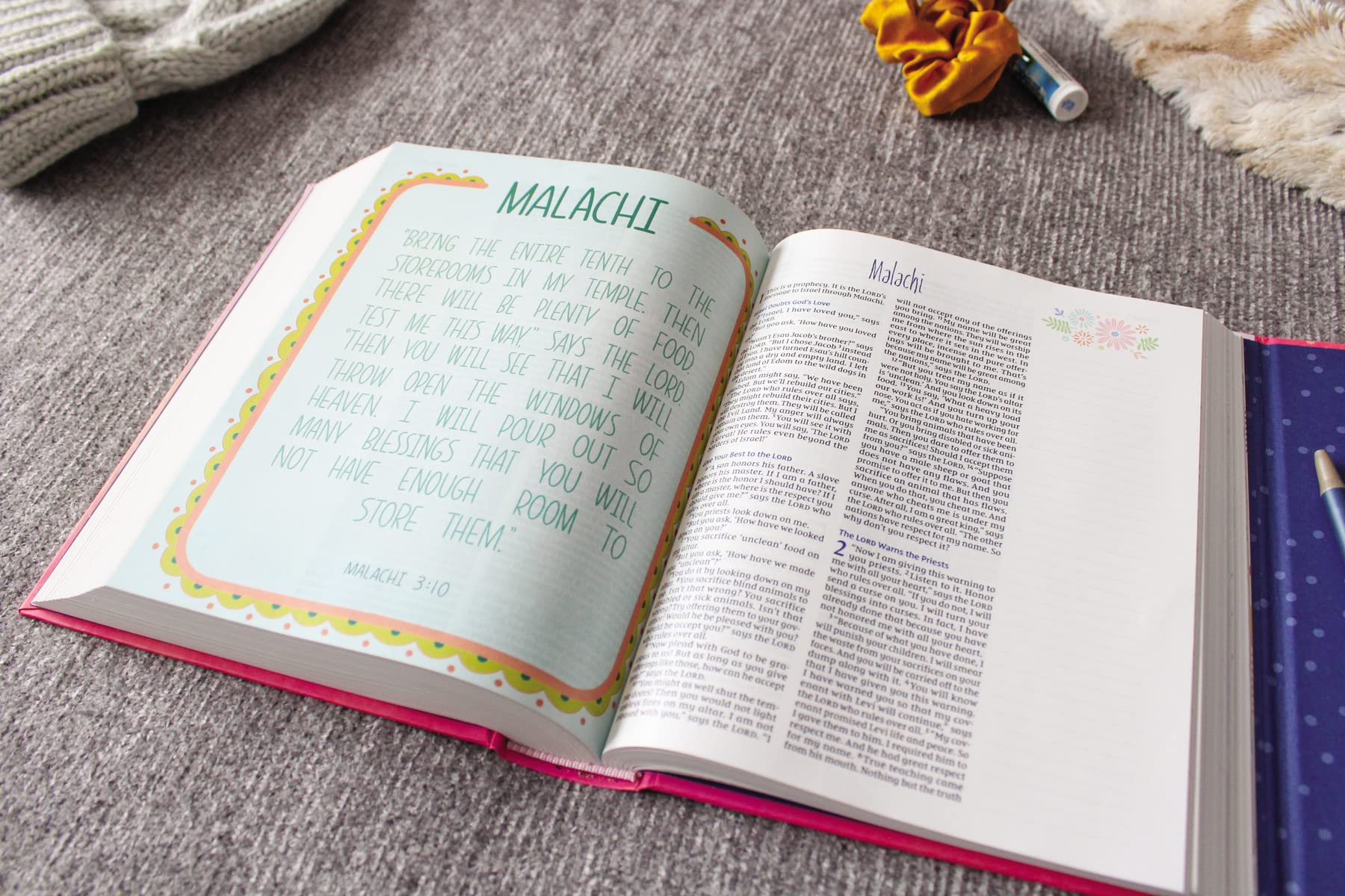 NIrV, Radiant Virtues Bible for Girls: A Beautiful Word Collection, Hardcover, Magnetic Closure, Comfort Print: Explore the virtues of faith, hope, and love