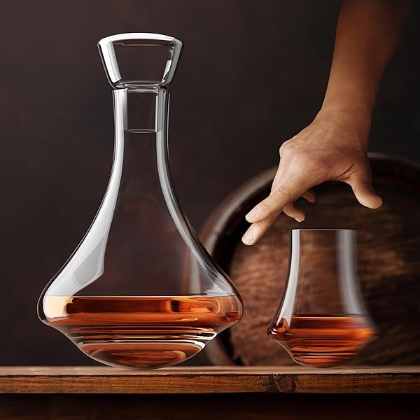 FINAL TOUCH REVOLVE SPINNING & ROTATING SPIRITS DECANTER – SWIRLING MOTION, ANTI-TIP DESIGN, LEAD-FREE CRYSTAL, IDEAL FOR GIN, RUM, WHISKEY & MORE, 750 ML (25 OZ) (LFG6100)