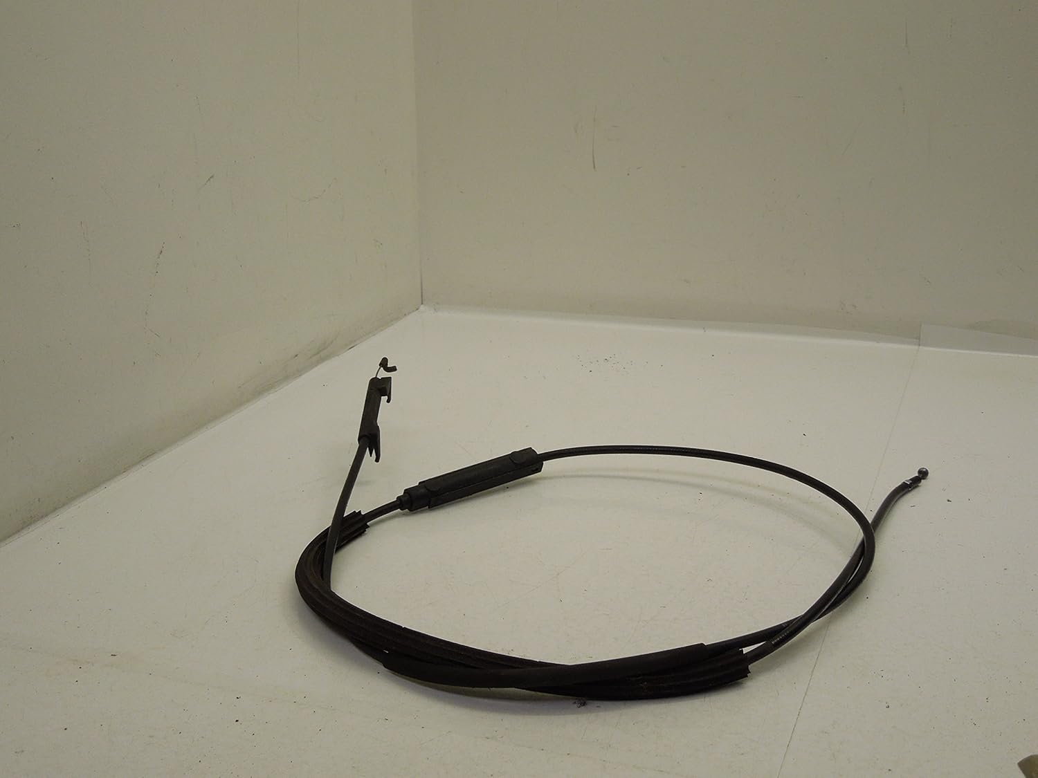 Audi A3 8P Release Cable Catch to Lever Amazon.co.uk Car